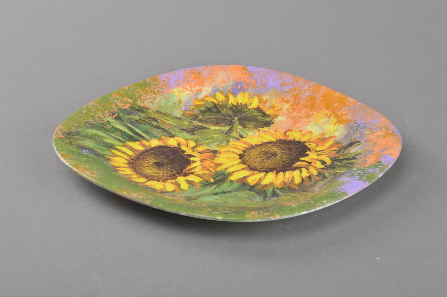Homemade designer decoupage decorative glass plate with image of sunflowers photo 2