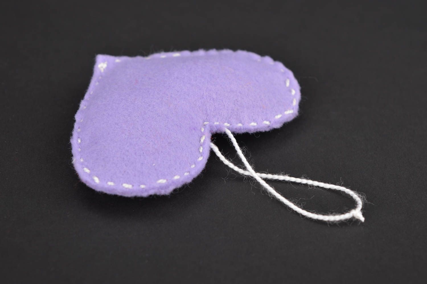 Coeur à suspendre fait main Accessoire design en feutre violet Déco maison photo 4