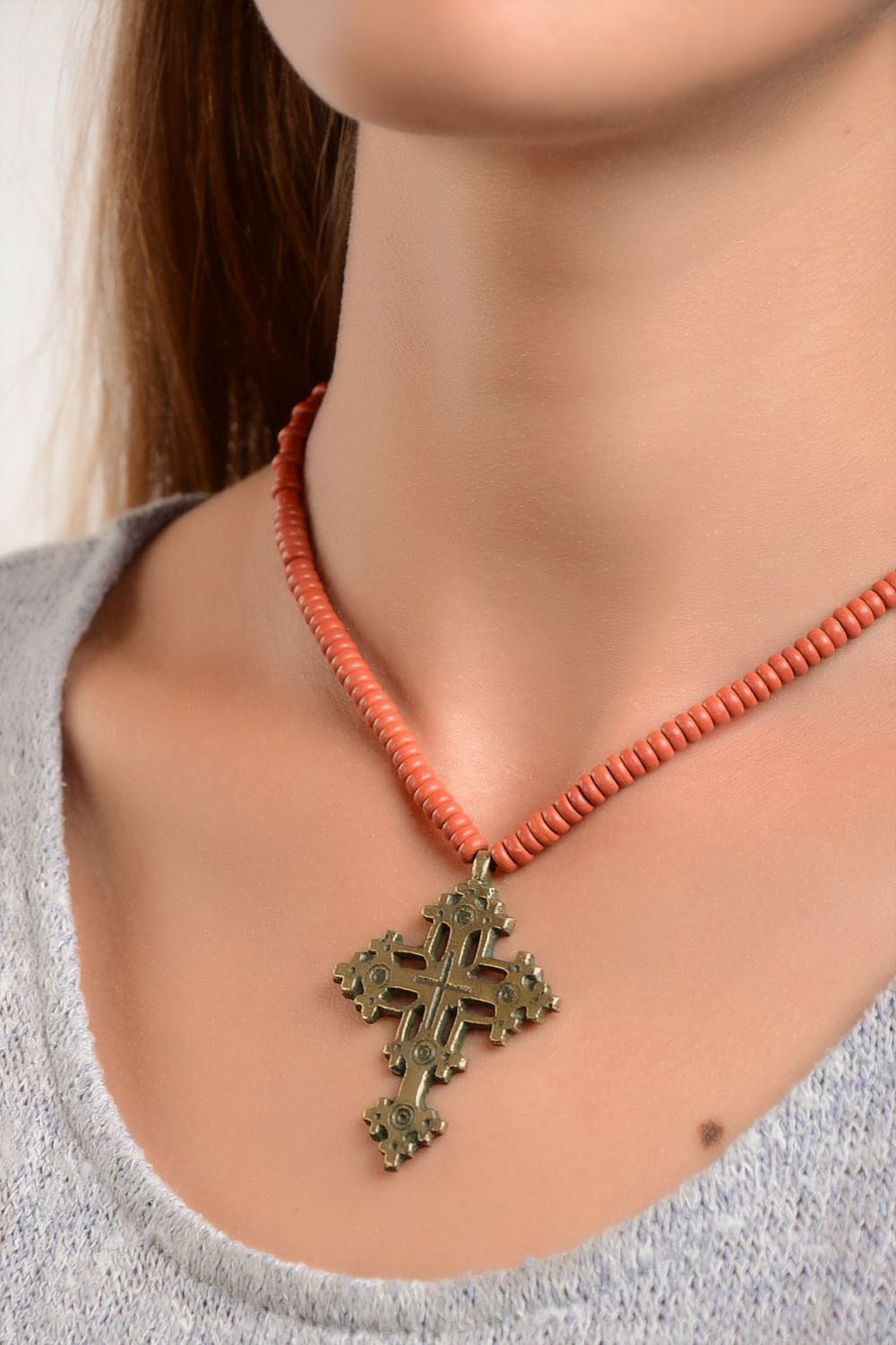 Pendentif croix fait main Bijou ethnique original joli Accessoire femme  photo 1