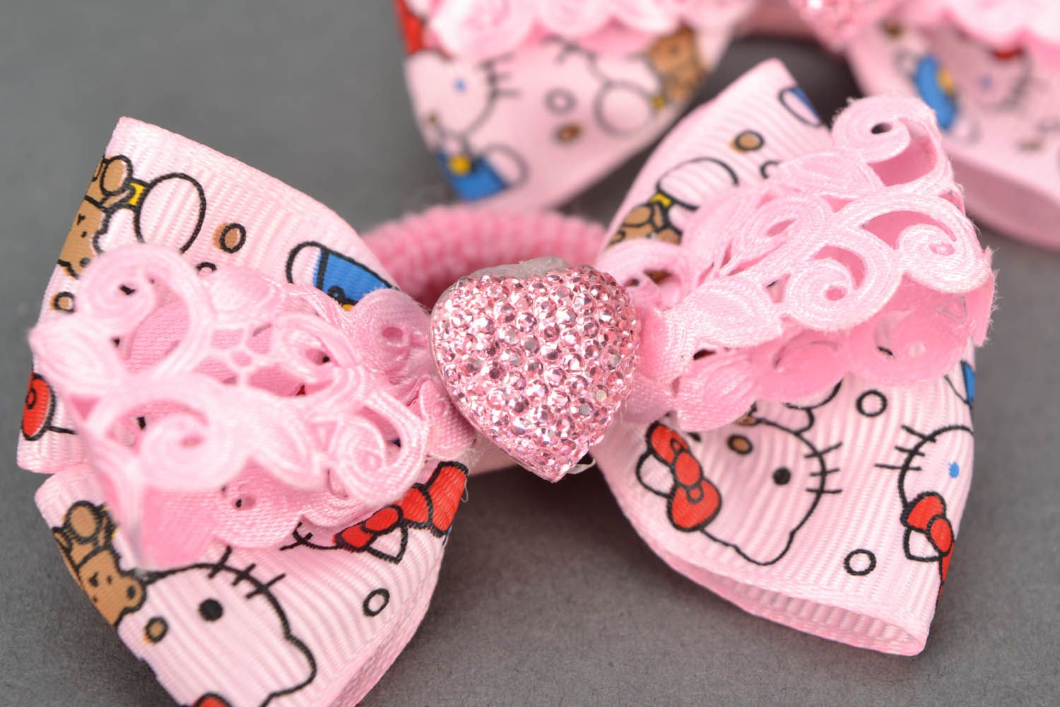 Pink scrunchies with bows photo 4