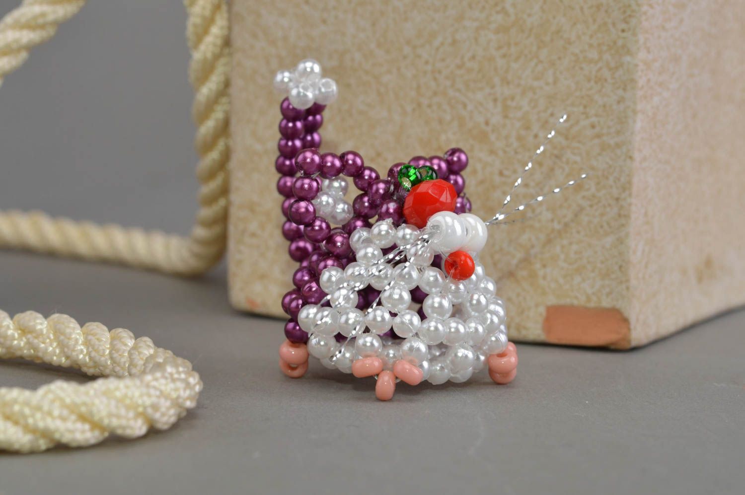 Chat en perles de rocaille violet figurine décorative faite main pour intérieur photo 1