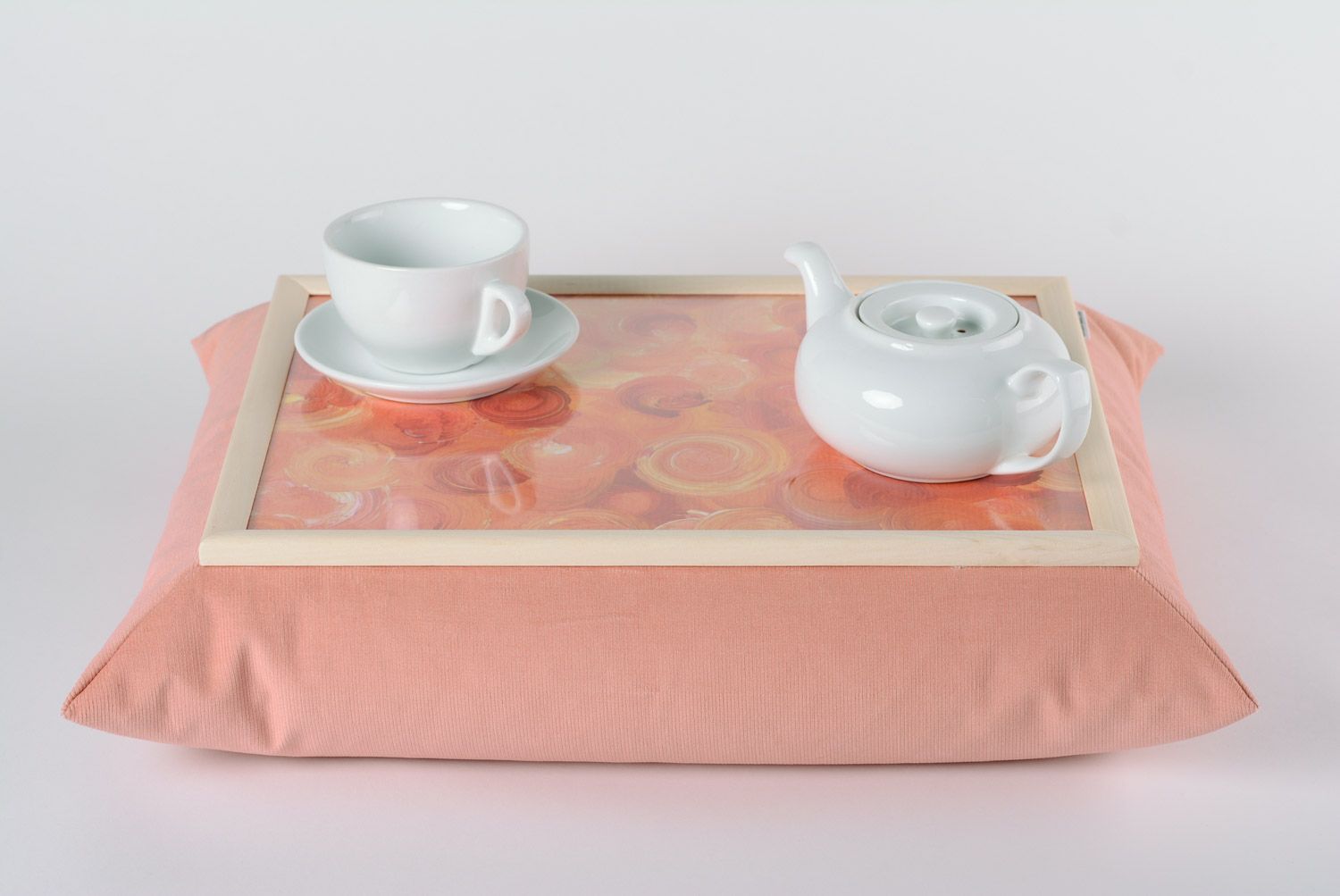 Almohada decorativa mesa pequeña artesanal rosada bonita con dibujo foto 1