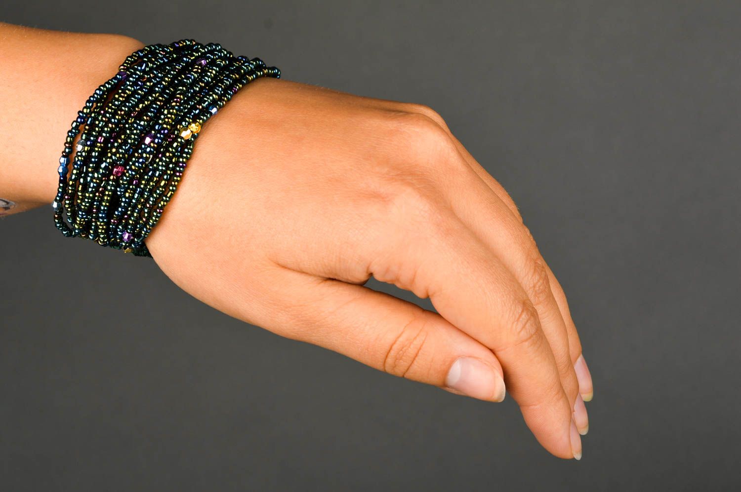 Rocailles Armband handgefertigt Designer Schmuck Frauen Accessoire breit grün foto 3