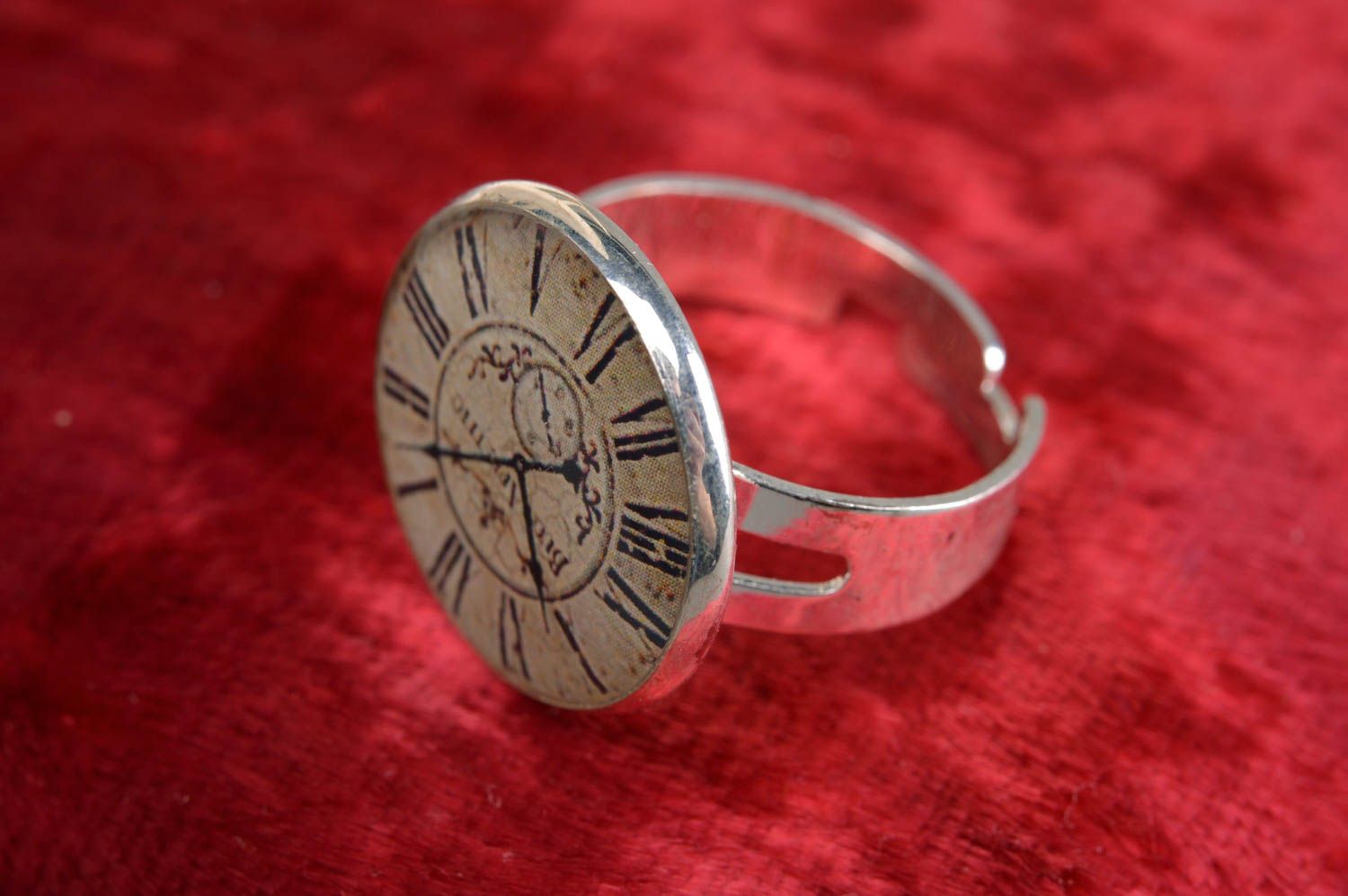 Künstler Vintage Ring im Epoxidharz mit Zifferblatt handmade schön für Frauen foto 1