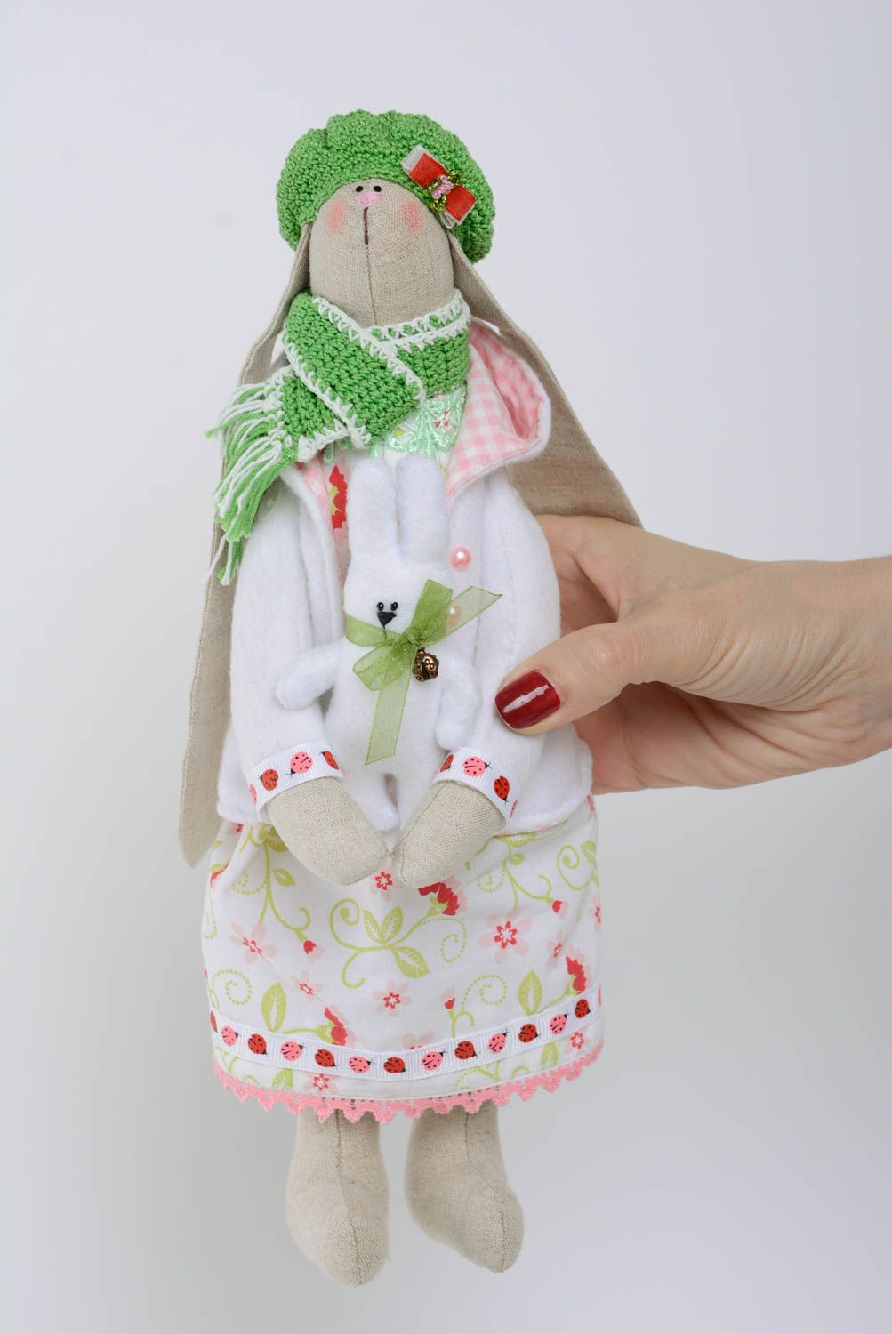 Авторская мягкая кукла заяц с длинными ушами с зайчонком для декора дома хенд мэйд фото 5