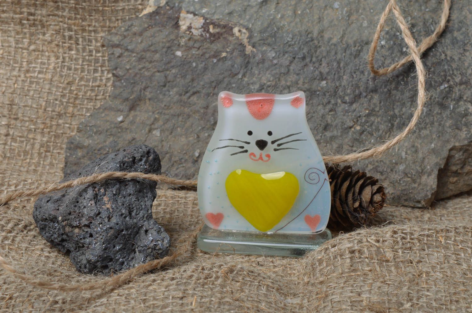 Handmade decorative fused glass figurine of small cat with yellow heart photo 1