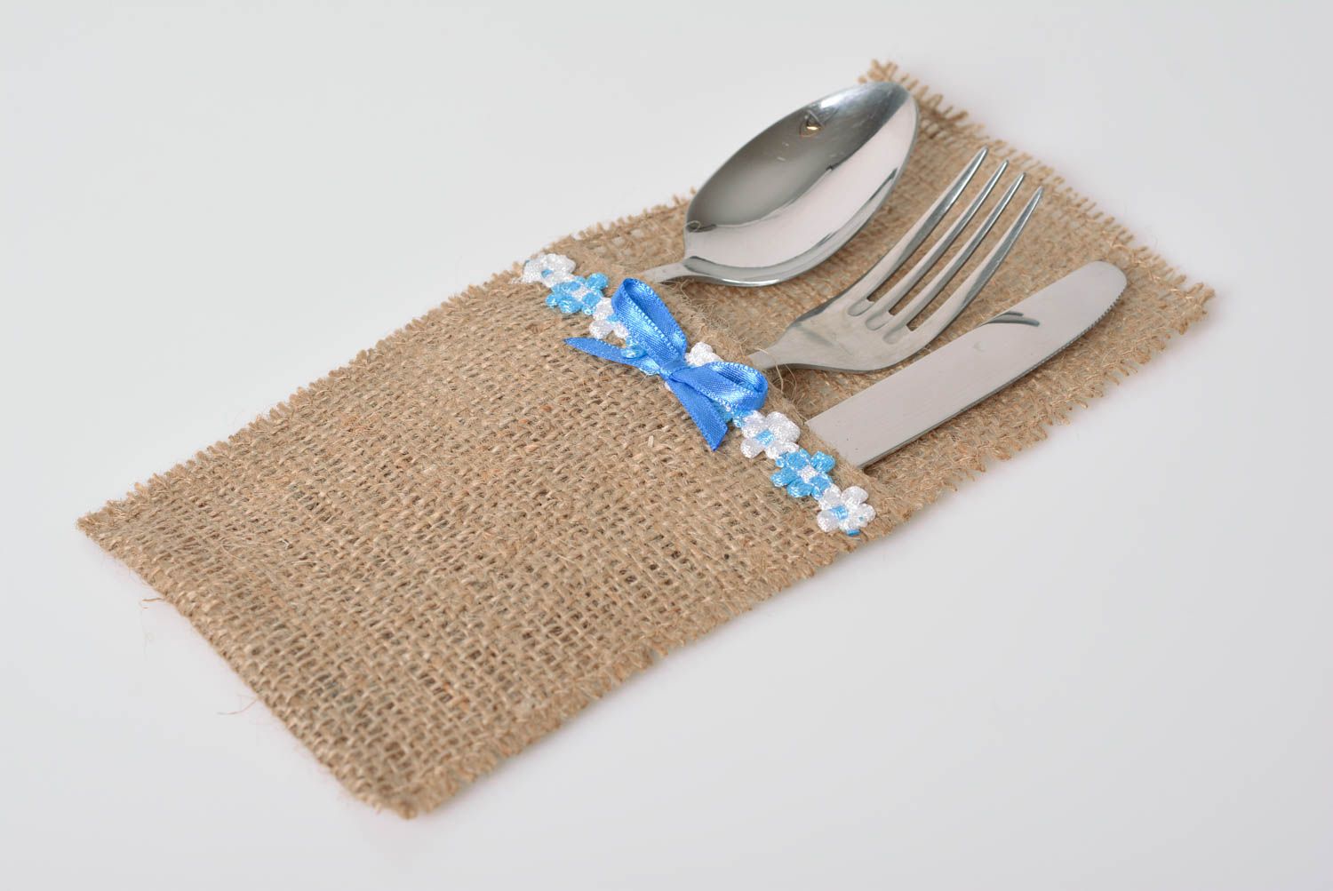 Fabric organizer cutlery made of burlap with ribbon handmade kitchen decor ideas photo 1