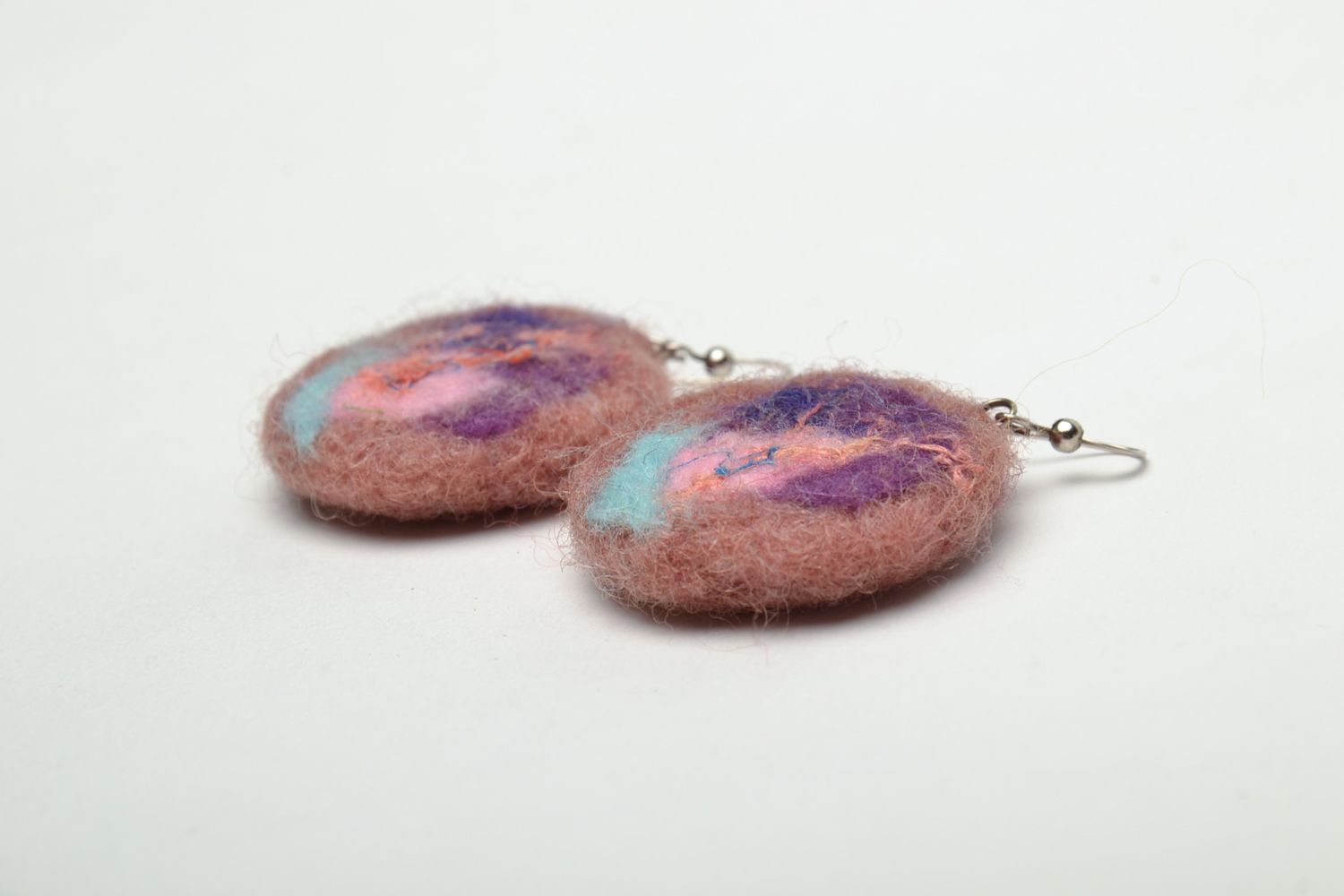 Felted wool round earrings photo 4