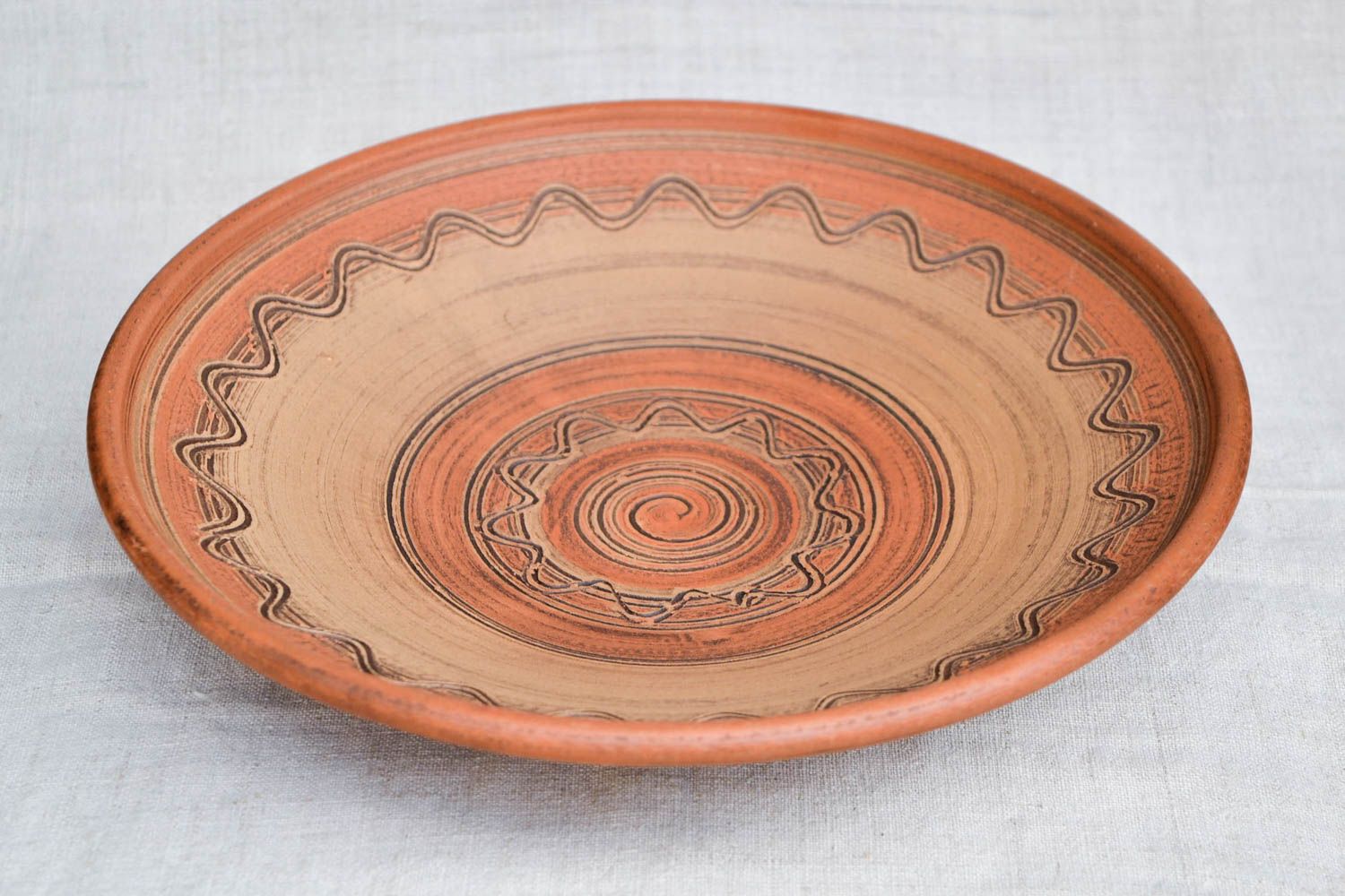 Расписная тарелка ручной работы тарелка из глины керамическая тарелка с узором фото 4