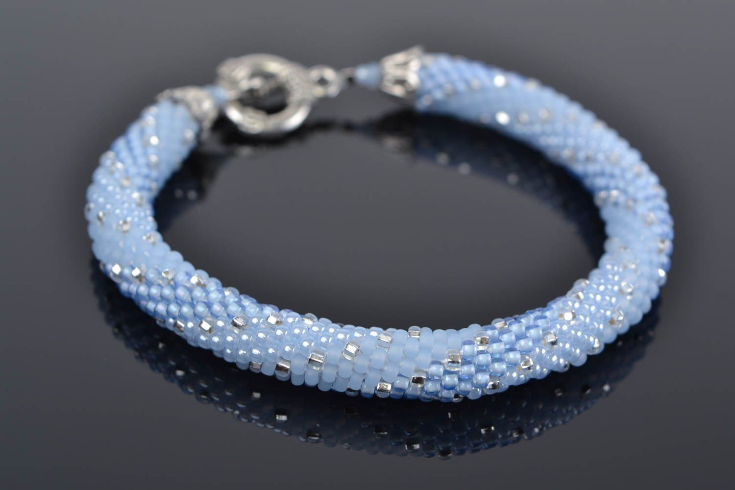 Bracelet spirale Bijou fait main en perles de rocaille bleu élégant Cadeau femme photo 1