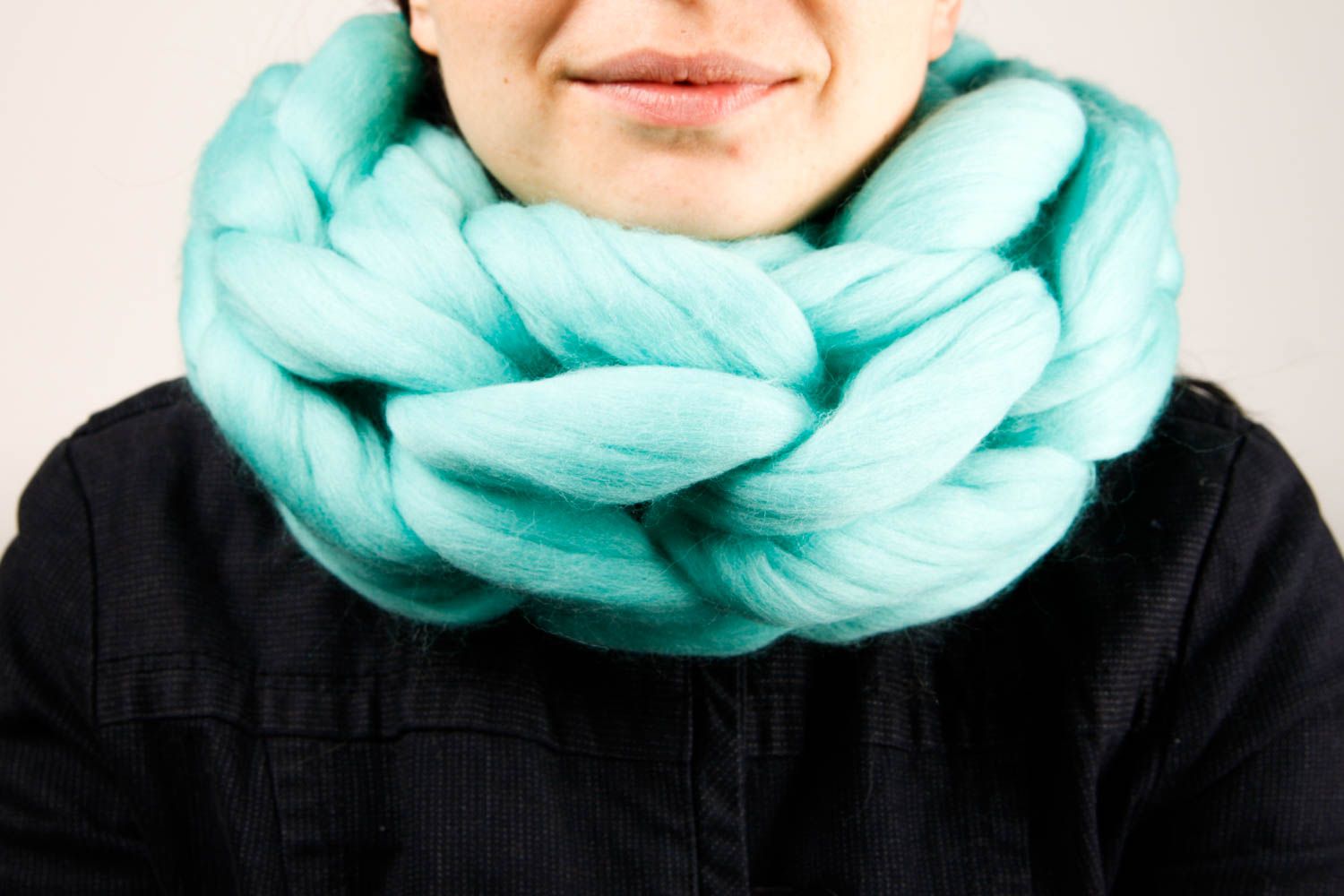 Шарф снуд голубой ручной работы шарф хомут объемный шарф труба авторский фото 2
