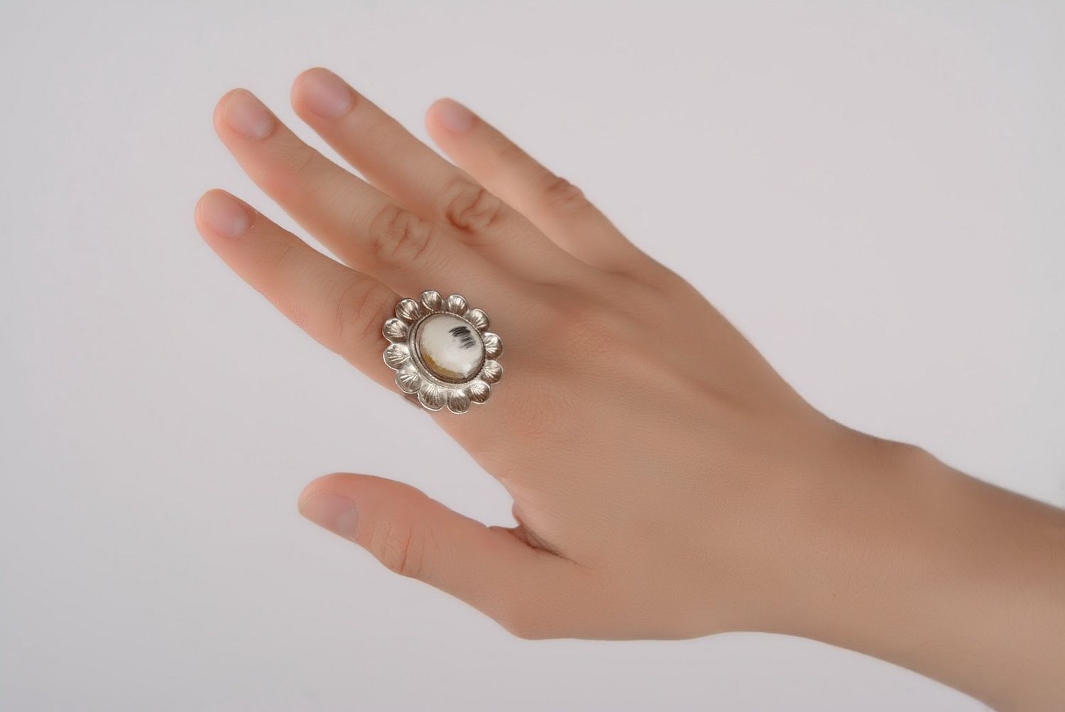 Серебряное кольцо из рога фото 2
