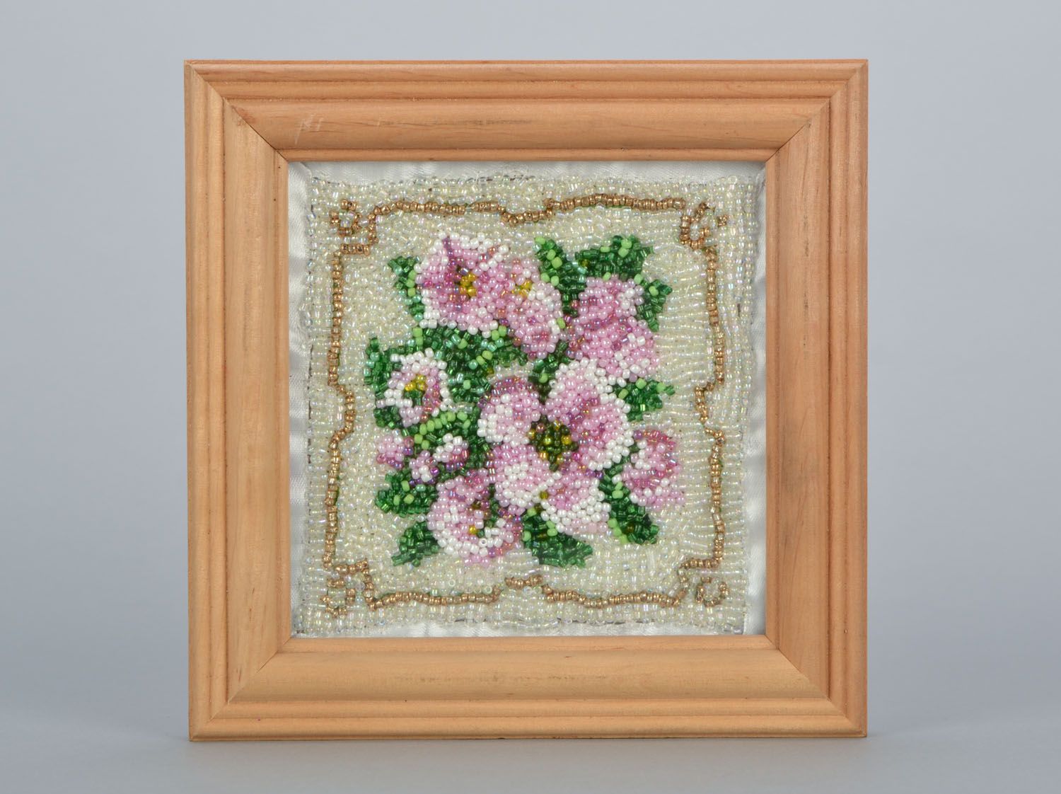 Square picture embroidered with beads Violets photo 1
