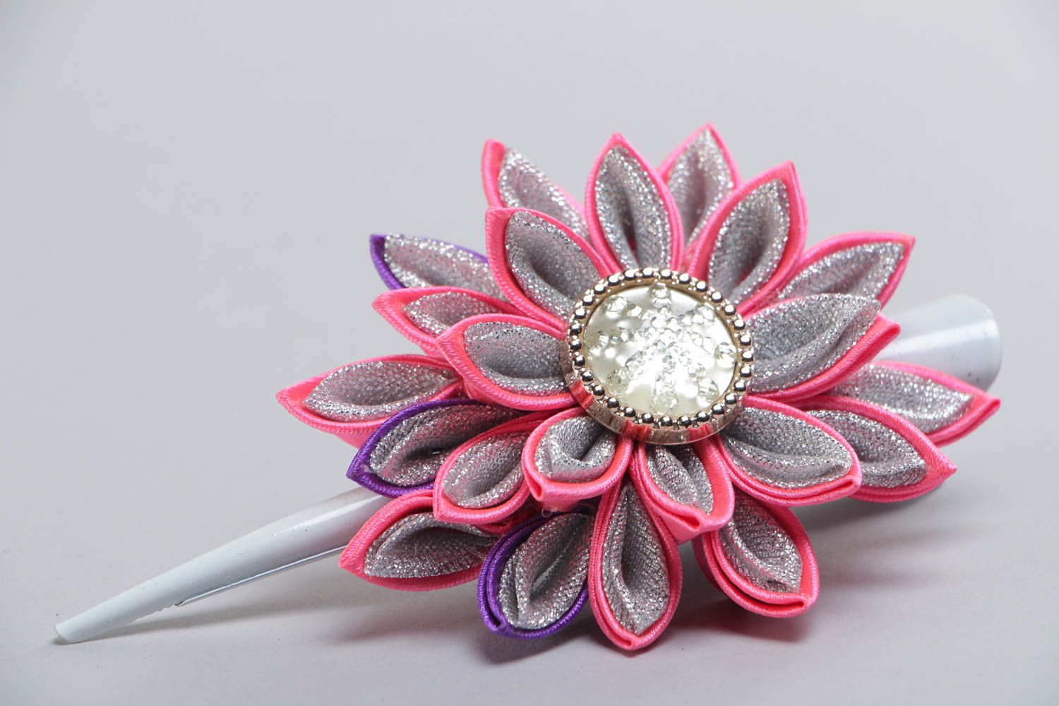 Handmade decorative hair clip with volume satin ribbon and lurex kanzashi flower photo 3