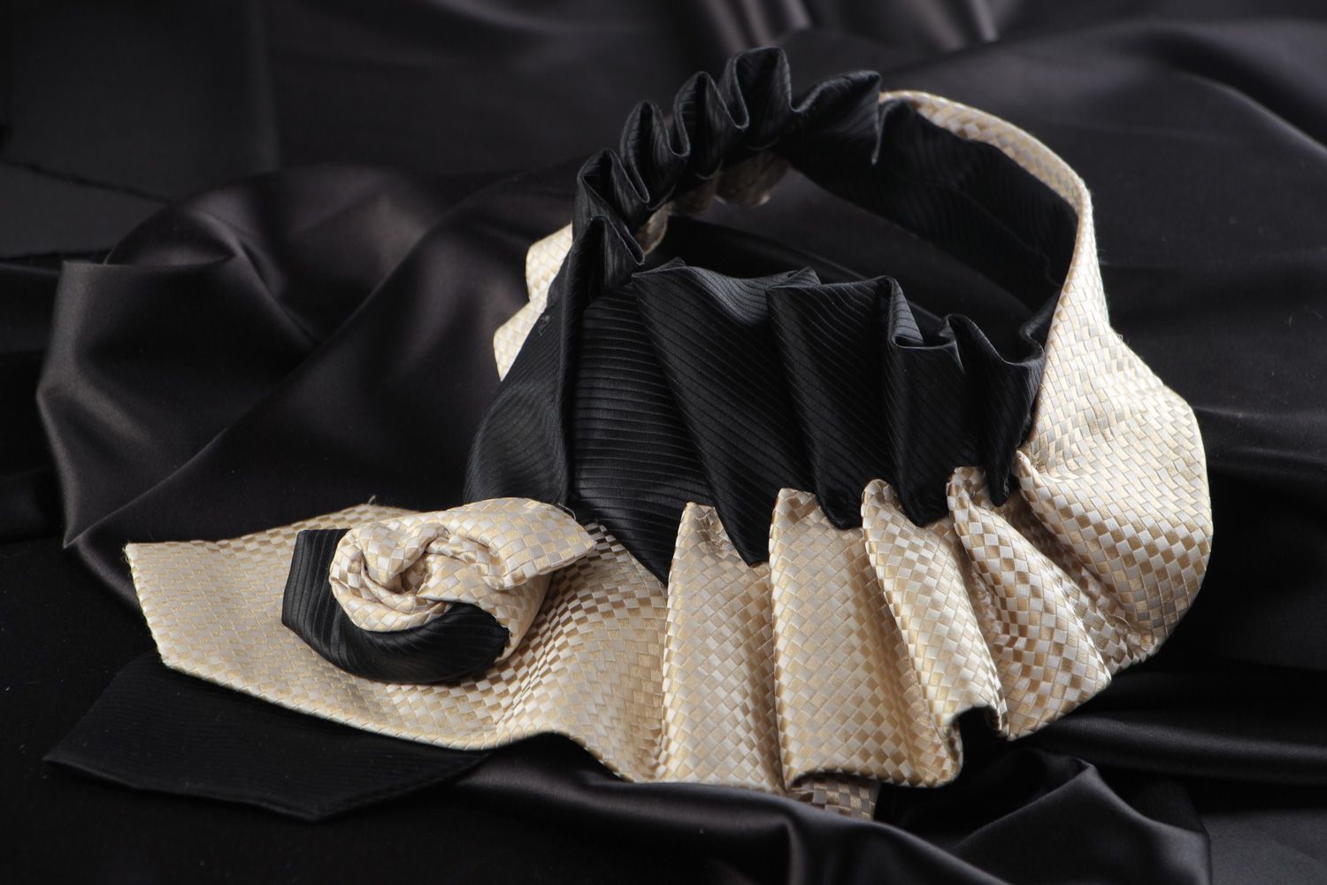 Col décoratif en tissu collier de cravates fait main original pour femme photo 1