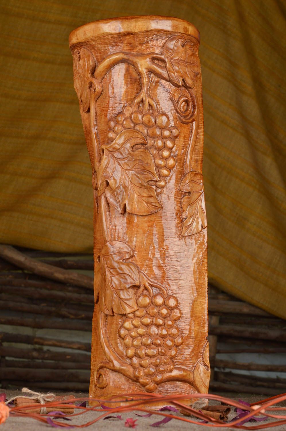 Панно из дерева ручной работы авторское красивое резное лакированное Виноград фото 1