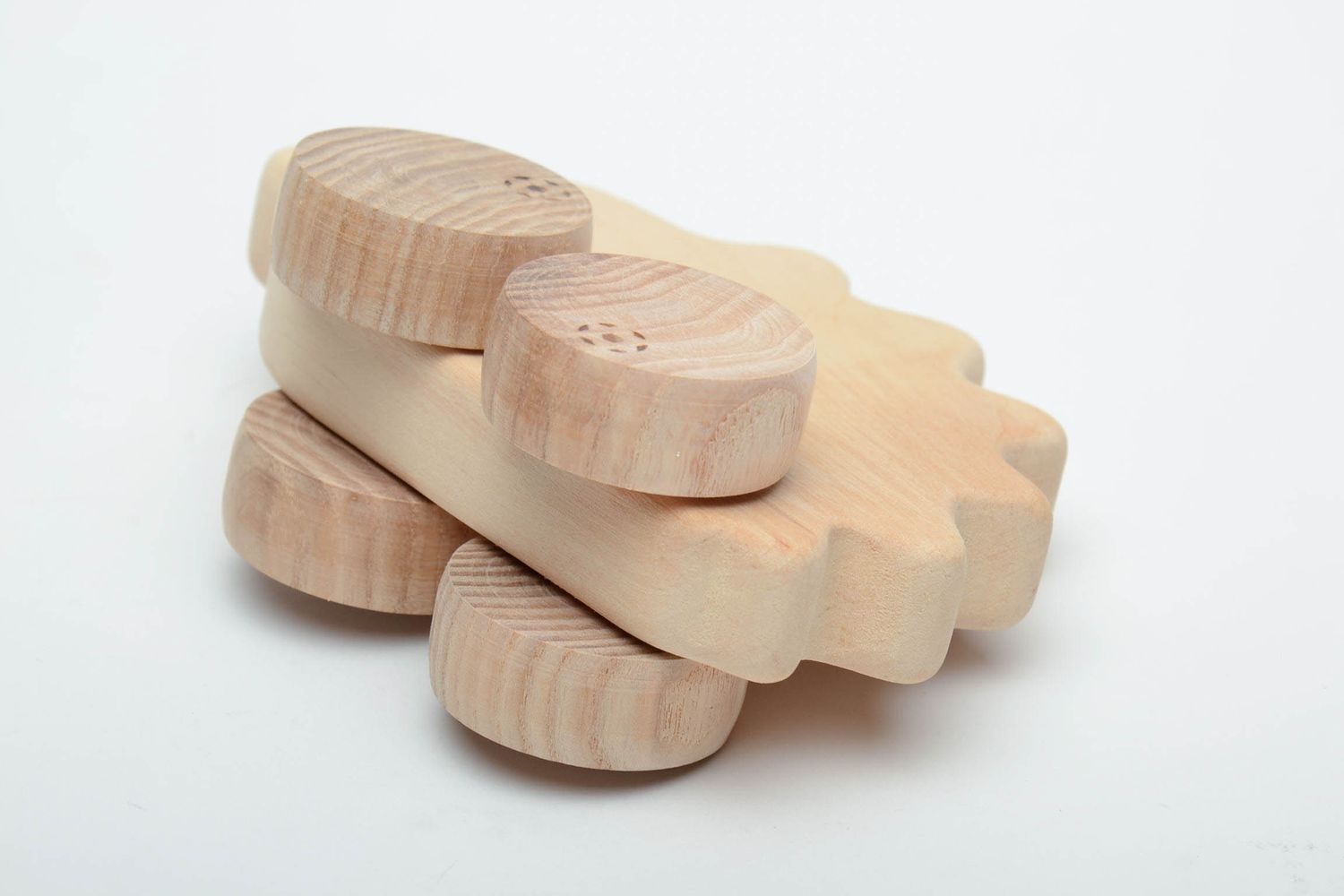 Wooden wheeled toy hedgehog photo 5