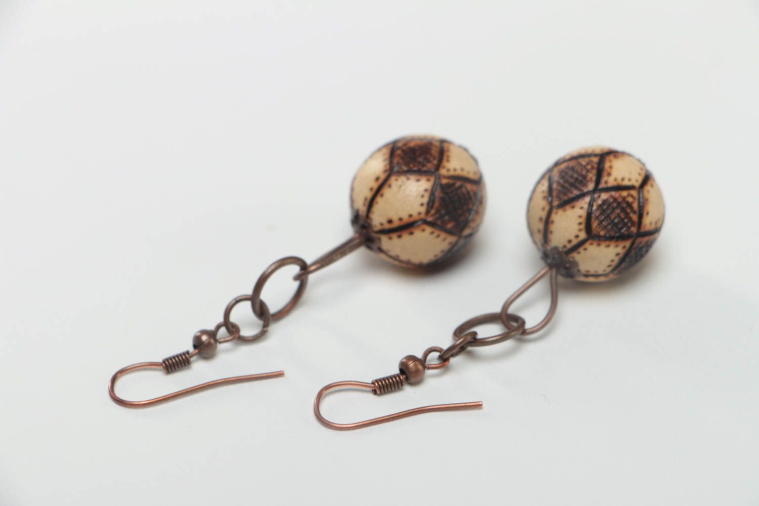 Handmade Ethno Ohrringe Modeschmuck Ohrhänger Accessoire für Frauen aus Holz foto 4