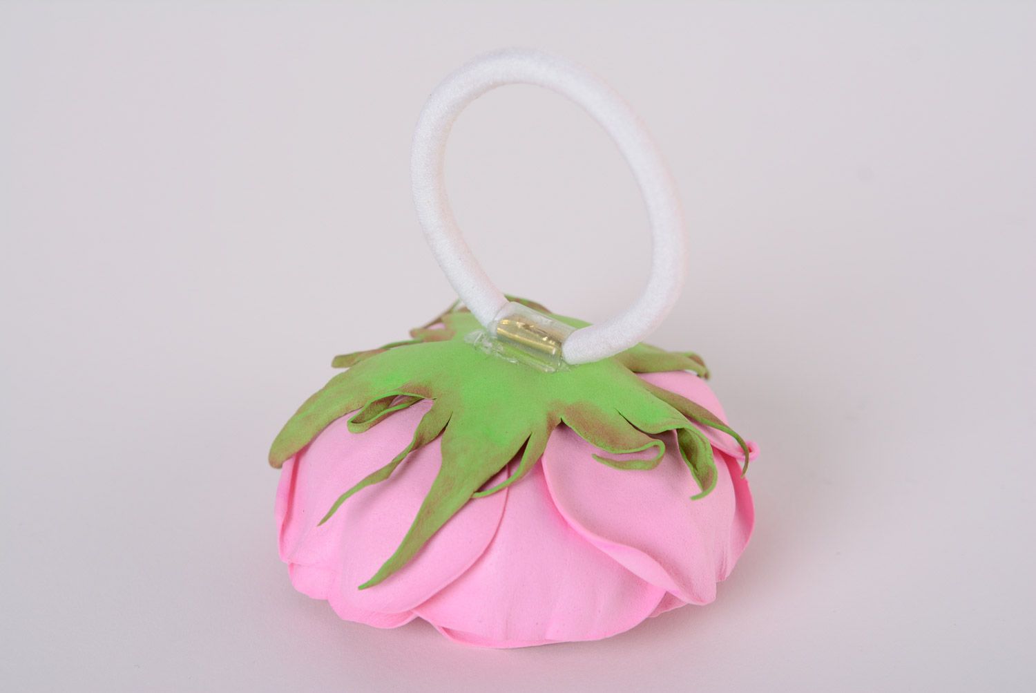 Großer feierliche künstlerischer Haar Gummi aus Willeder mit rosa Rose Handarbeit foto 3
