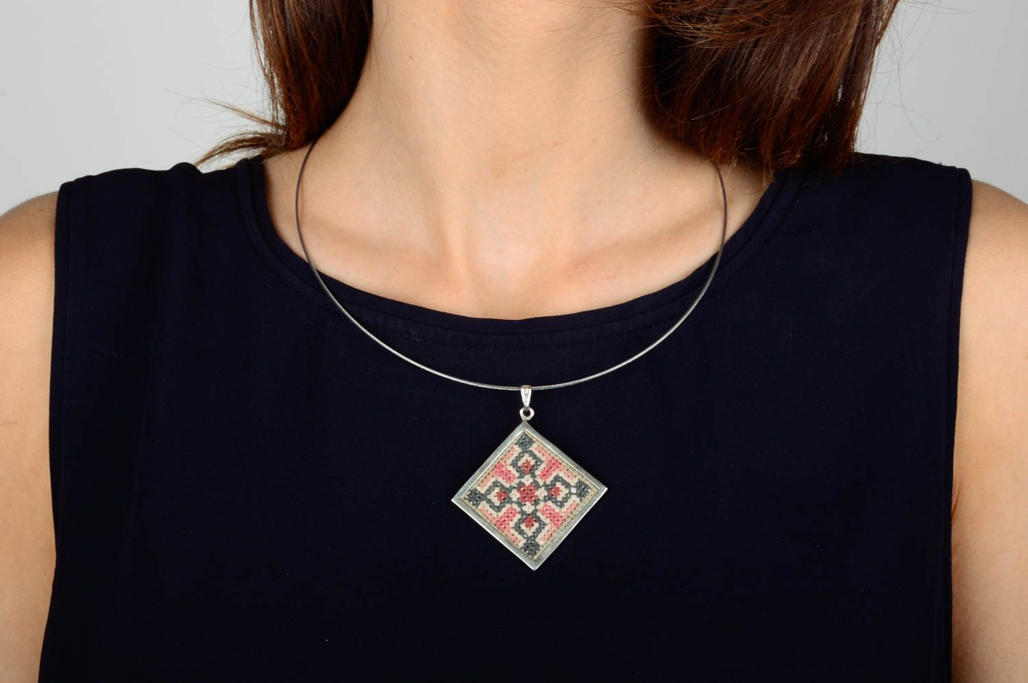 Embroidered pendant designer ethnic jewelry woman silver accessory cross-stitch photo 2