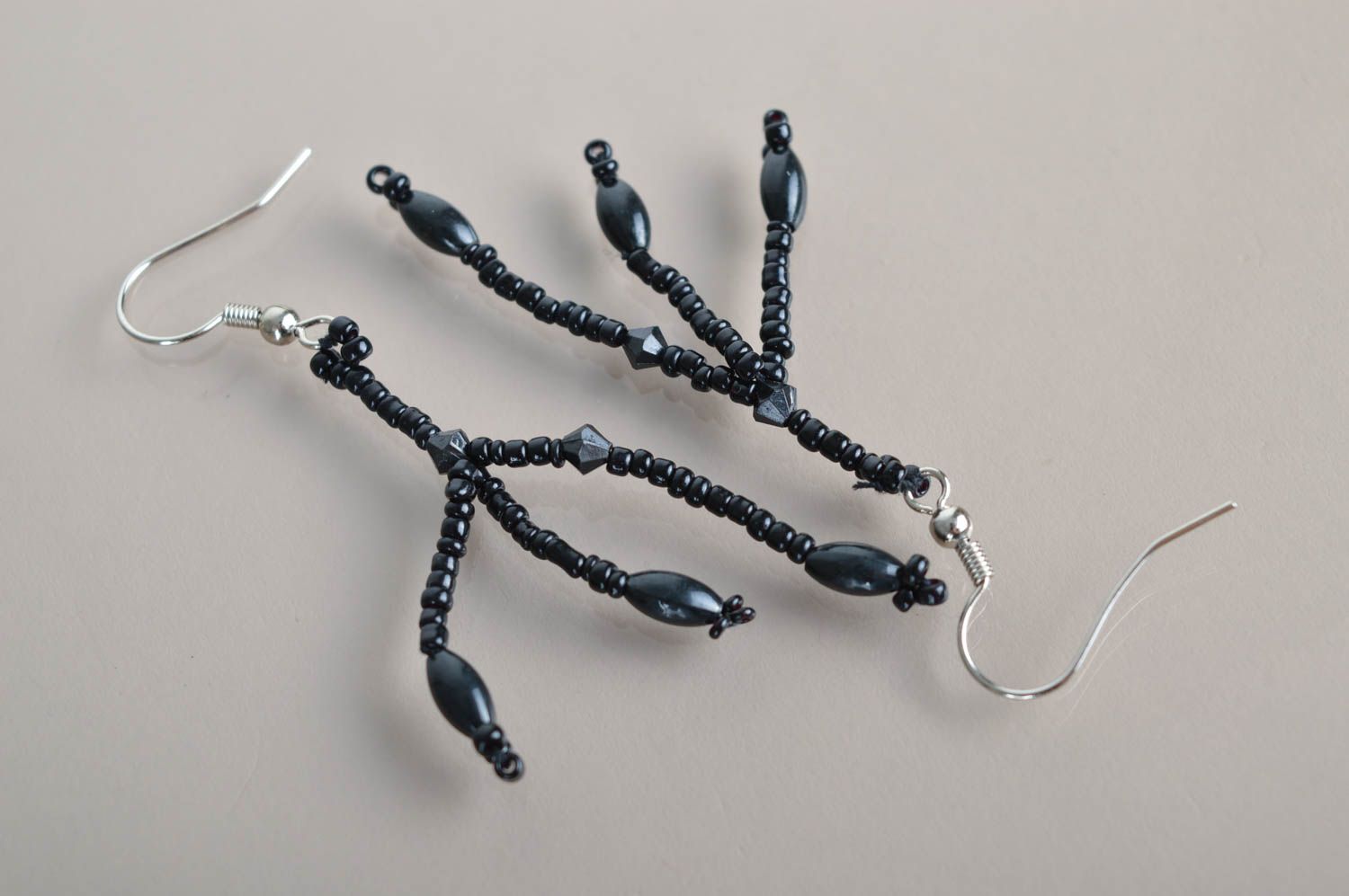 Серьги ручной работы модные серьги соломинки сережки из бисера длинные серьги фото 3