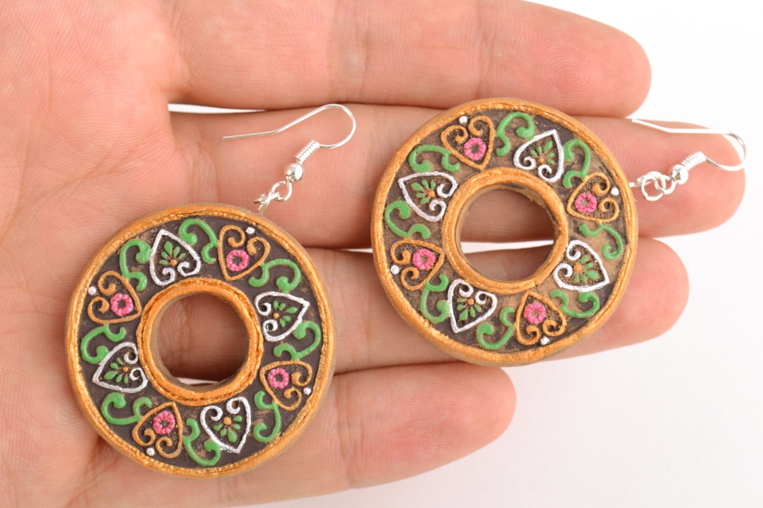 Handmade ring-shaped ceramic dangling earrings painted with festive ornaments photo 2