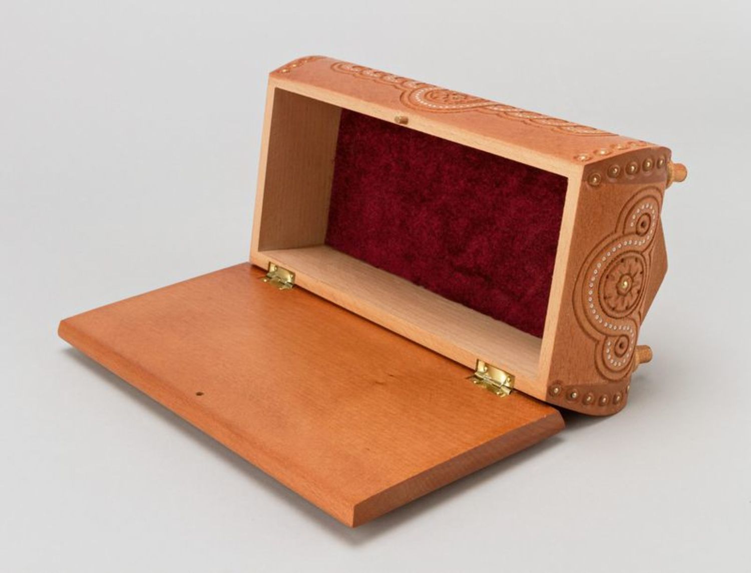 Inlaid box with carving photo 4