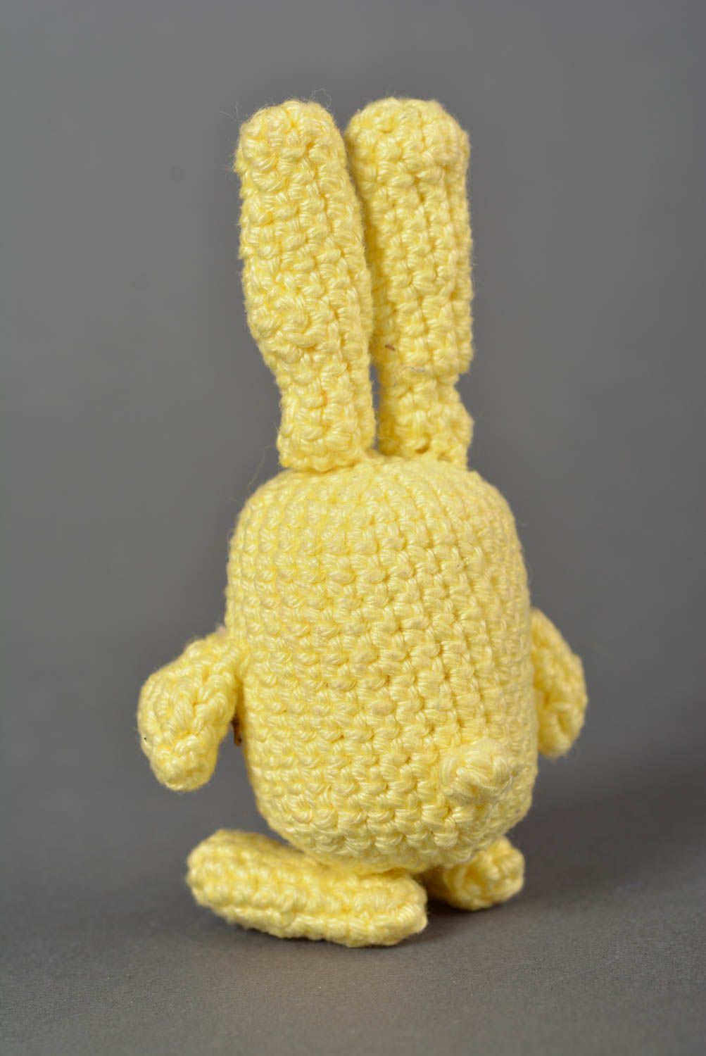 Jouet tricoté au crochet Peluche faite main Cadeau enfant original Lapin jaune photo 4