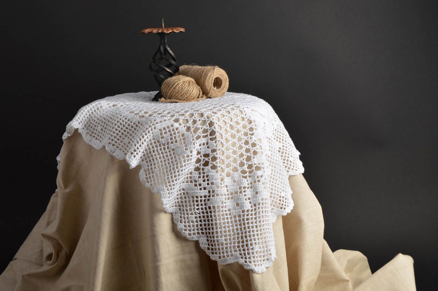 Napperon blanc ovale tricoté en coton au crochet ajouré décoratif fait main photo 2