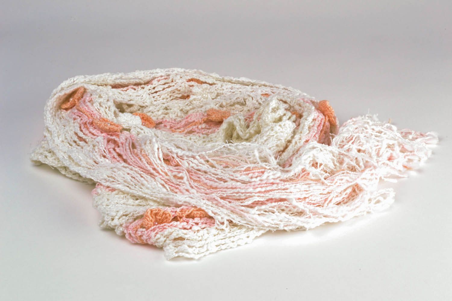 Écharpe tricotée au crochet pastel fait main photo 4