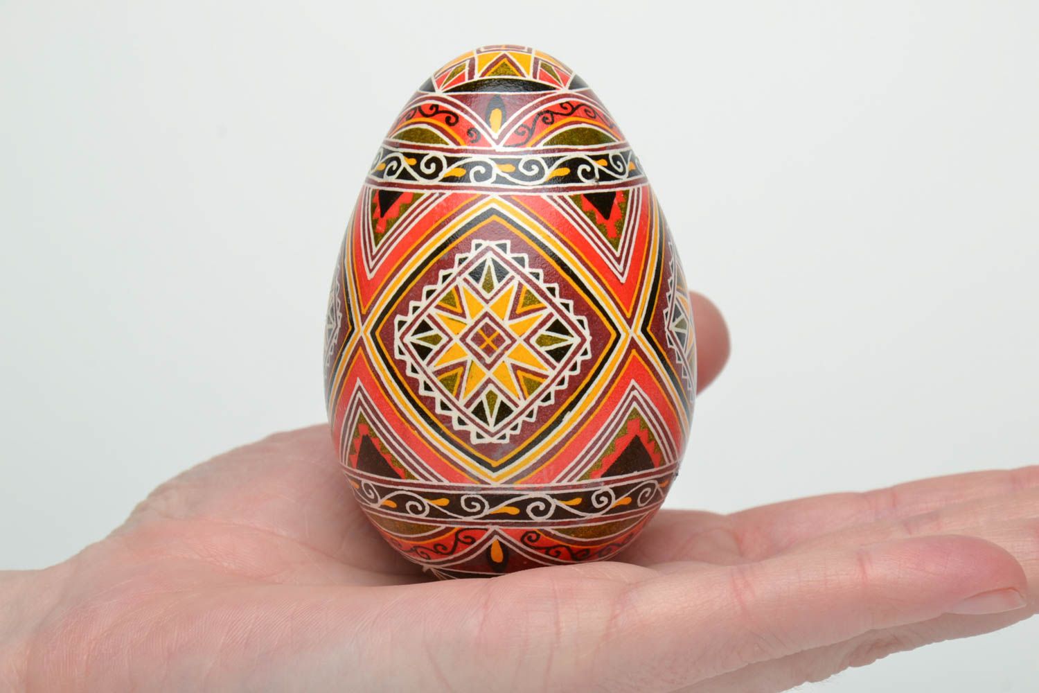 Easter egg painted with hot wax photo 5