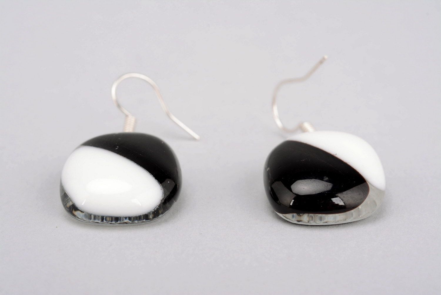 Fused glass earrings Black and white photo 1