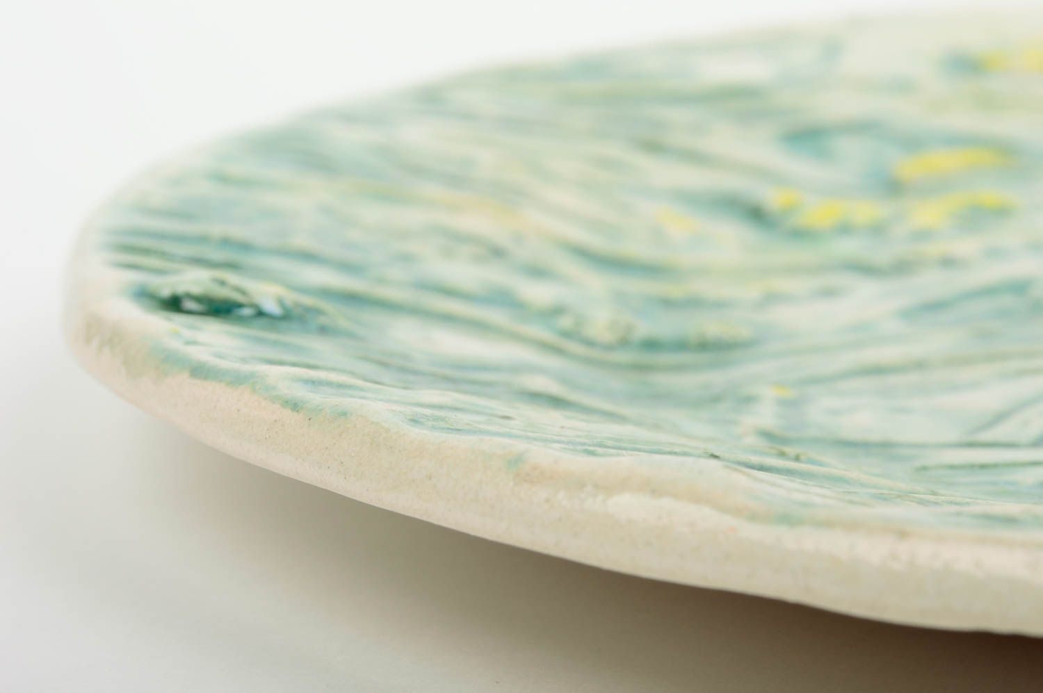 Авторская глиняная тарелка ручной работы с рельефным разноцветным узором цветы фото 5