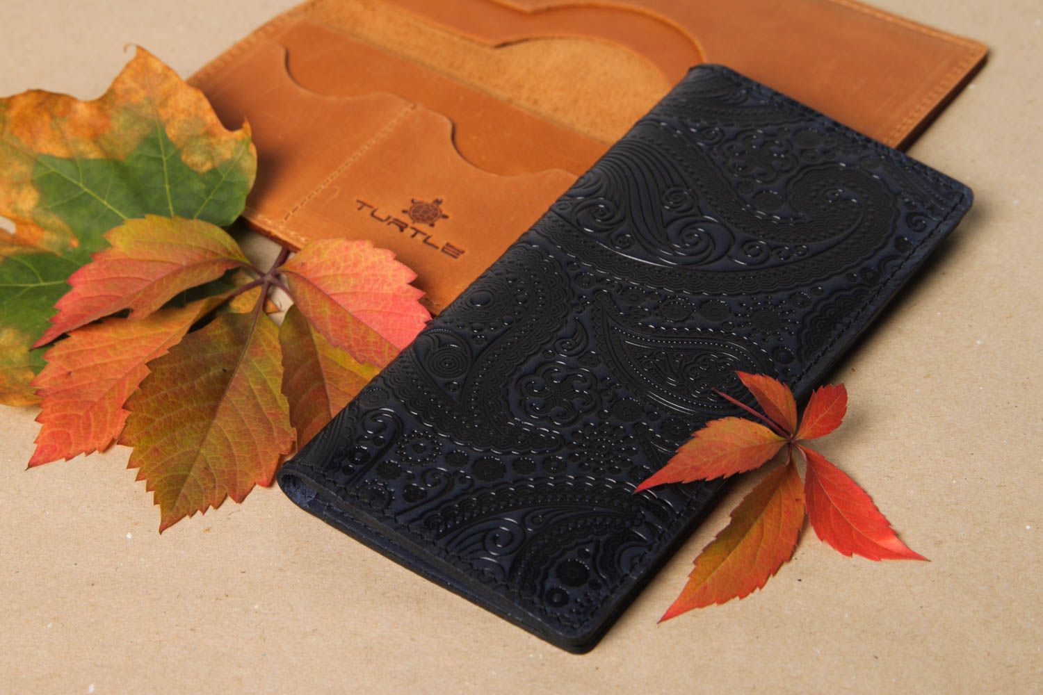 Unusual handmade leather wallet gentlemen only fashion trends gift ideas photo 1