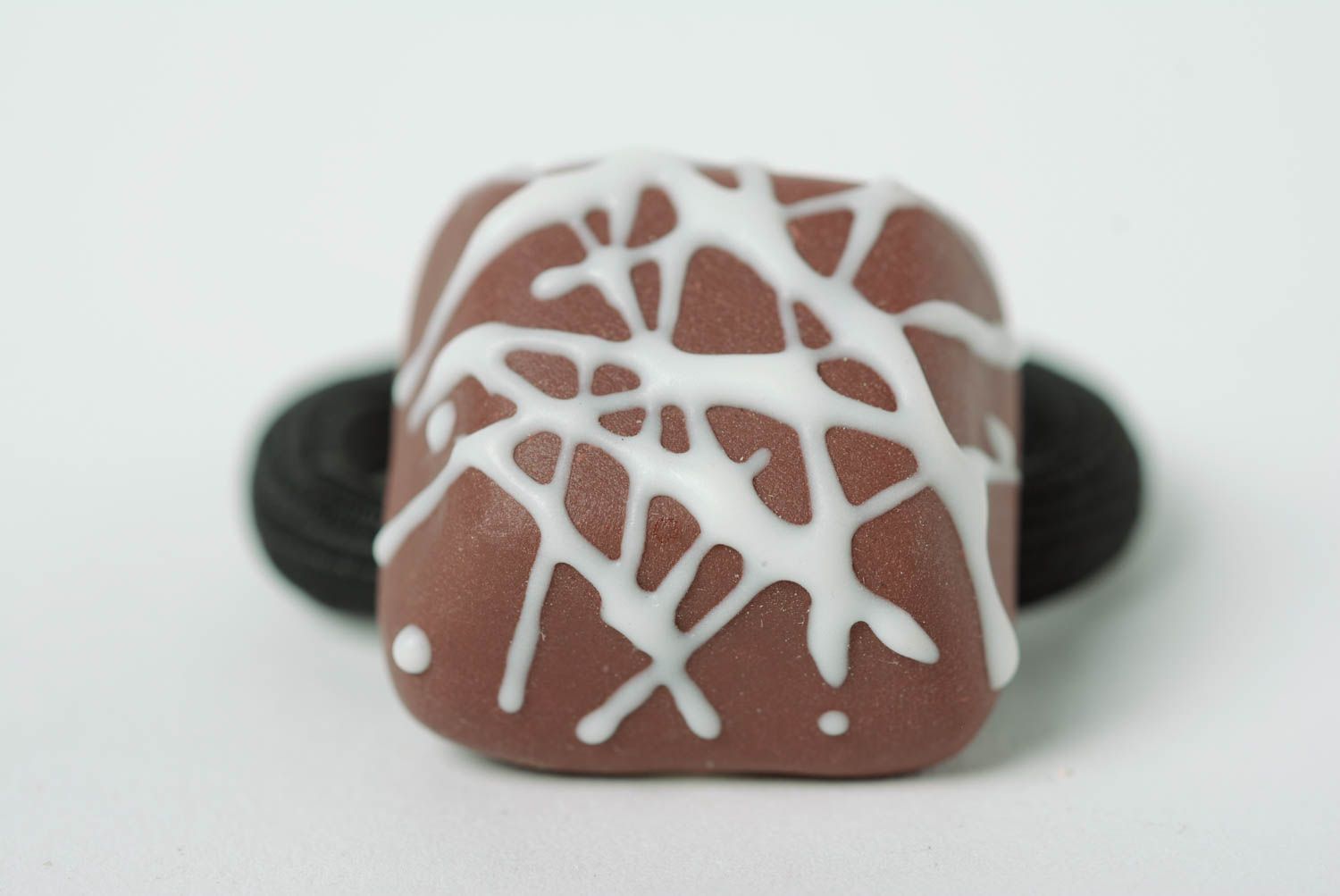 Ungewöhnlicher kleiner Schokolade Haargummi handmade aus Polymerton schön für Mädchen foto 3