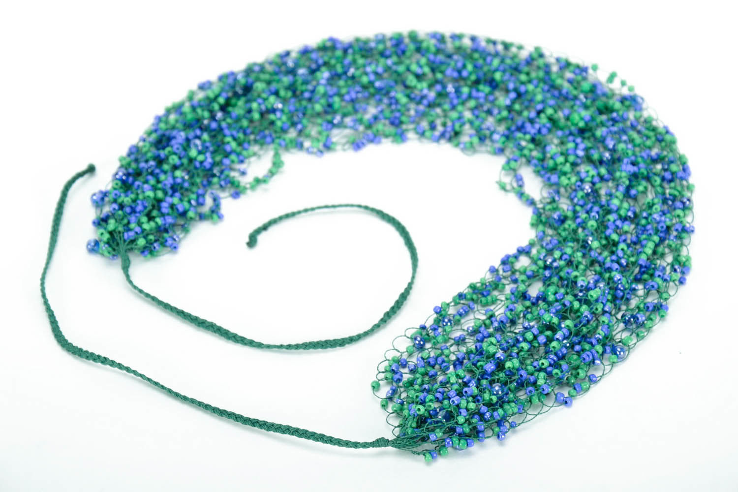 Blaue Halskette aus Glasperlen  foto 1