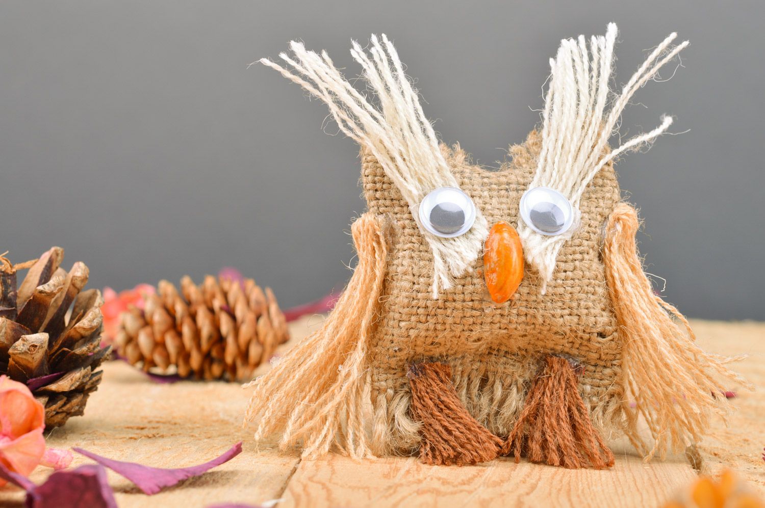 Интерьерная игрушка из мешковины сова ручной работы декоративная сувенирная фото 2