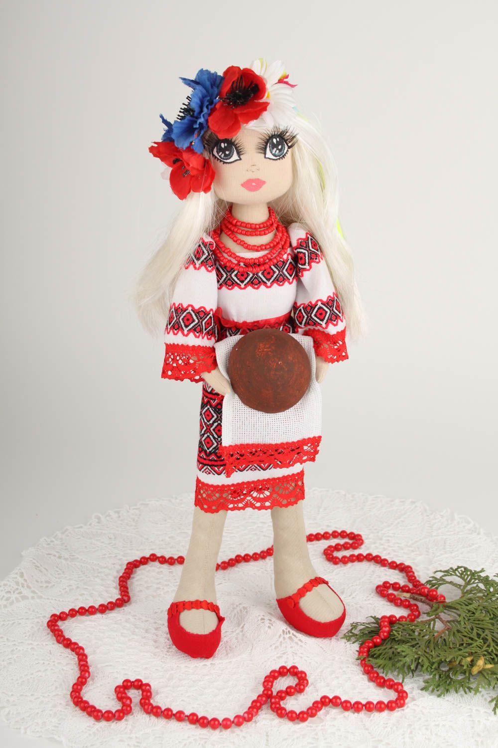 Poupée tissu Jouet fait main fille en costume traditionnel Cadeau pour enfant photo 1