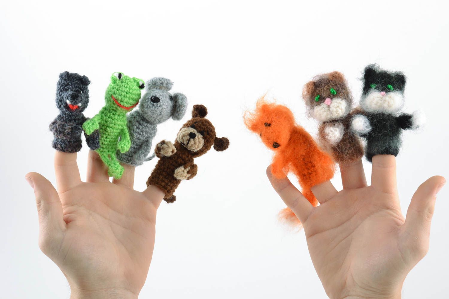 Handmade beautiful finger puppet theatre 7 crocheted toys for children to play photo 4