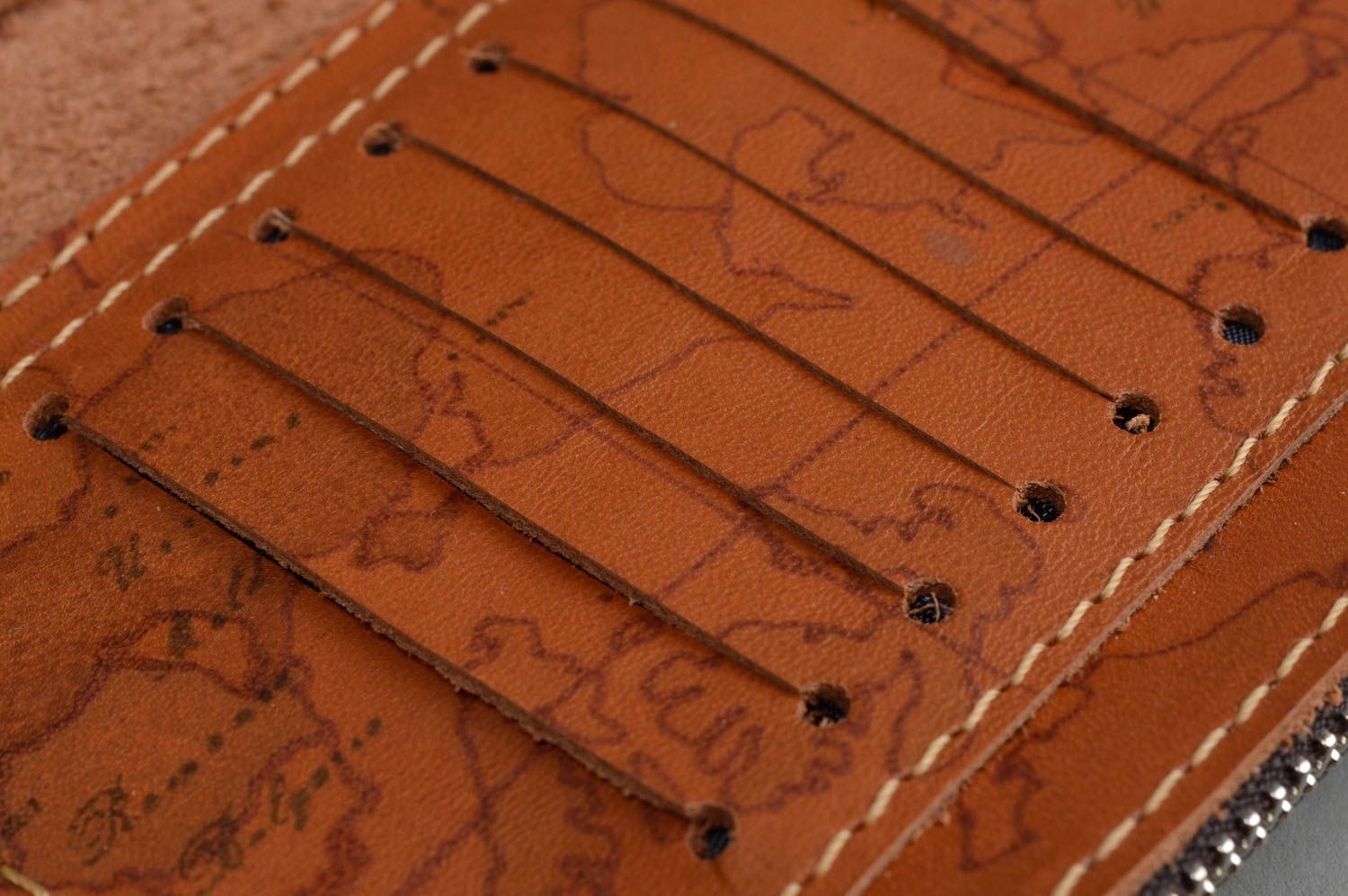 Schönes modisches stilvolles strenges braunes Portemonnaie aus Leder Handarbeit foto 5