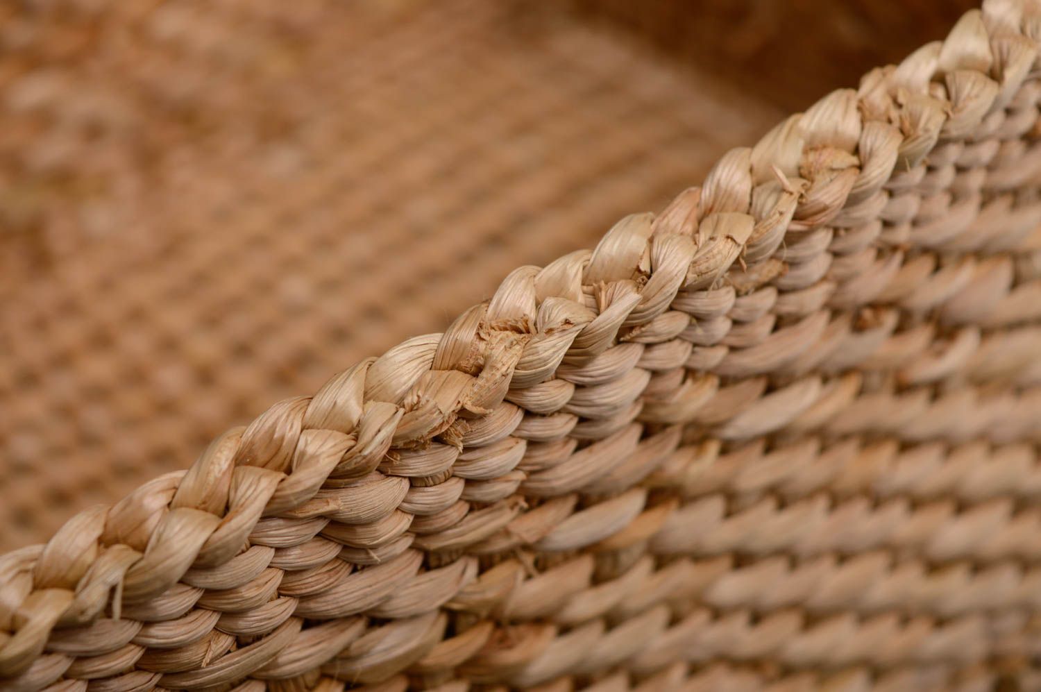 Reedmace woven linen basket photo 5