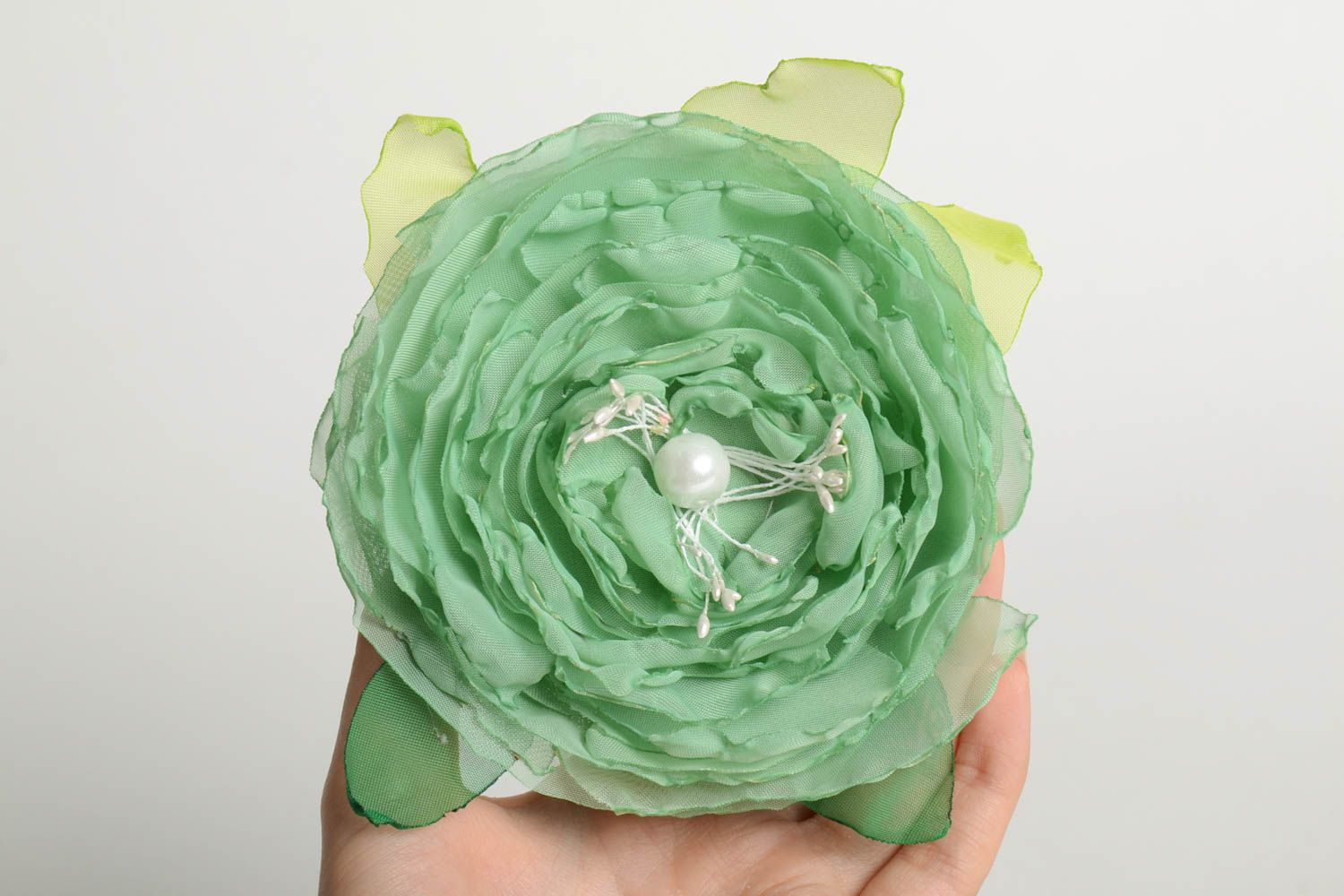Handmade Blume Haarspange handgemachter Schmuck Accessoire für Frauen in Grün  foto 5