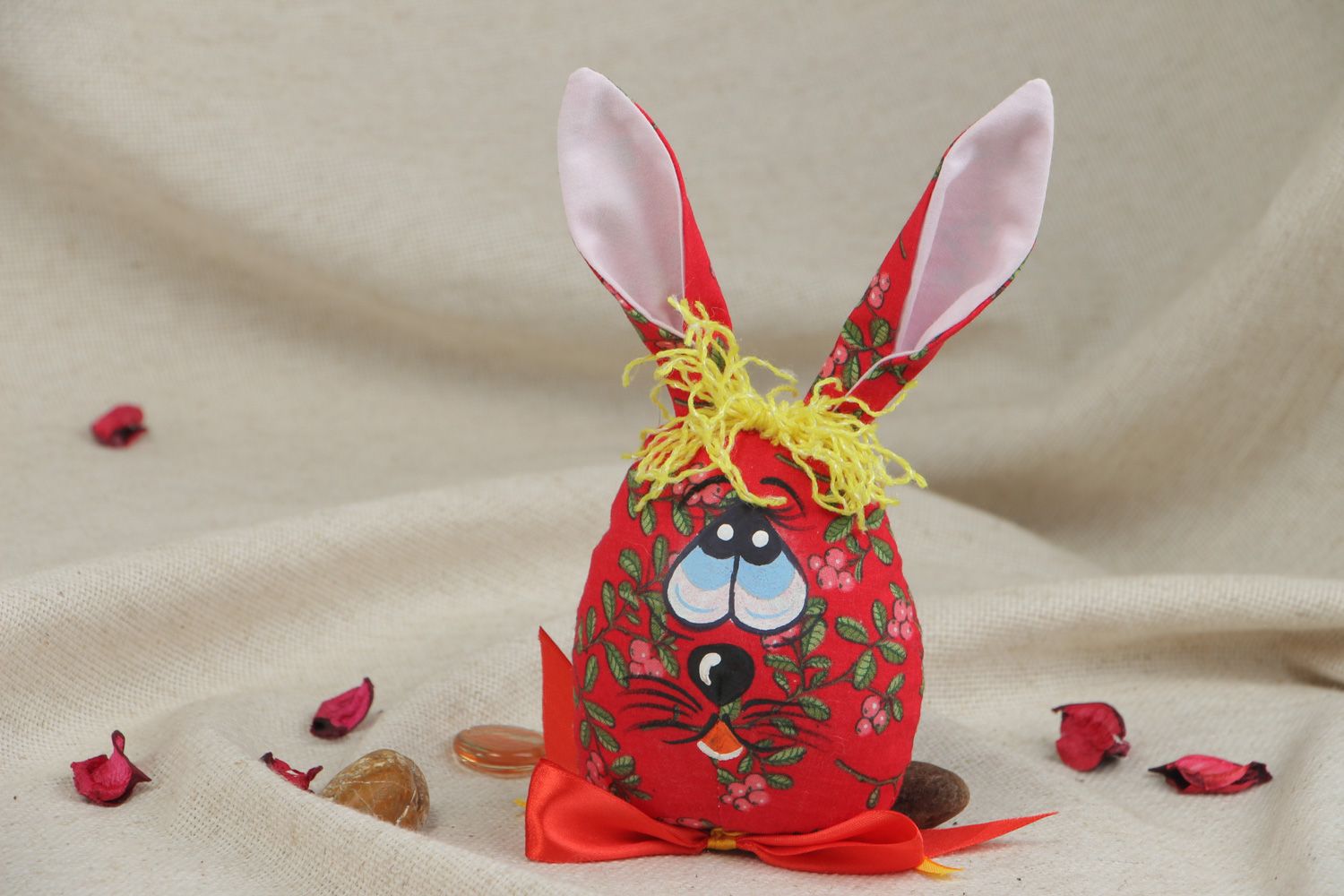 Мягкая игрушка из ткани пасхальная ручной работы Кролик-яйцо фото 5