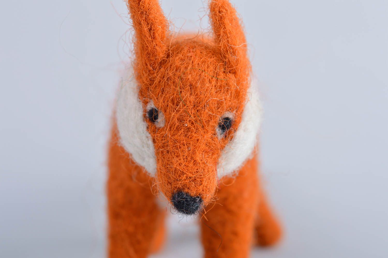 Schönes Kuscheltier Fuchs handmade Spielzeug aus Wolle Geschenk für Kinder foto 4