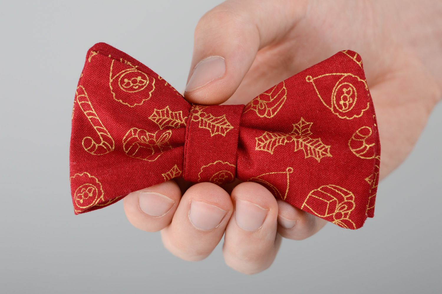 Красный галстук-бабочка из ткани с принтом самовяз фото 3