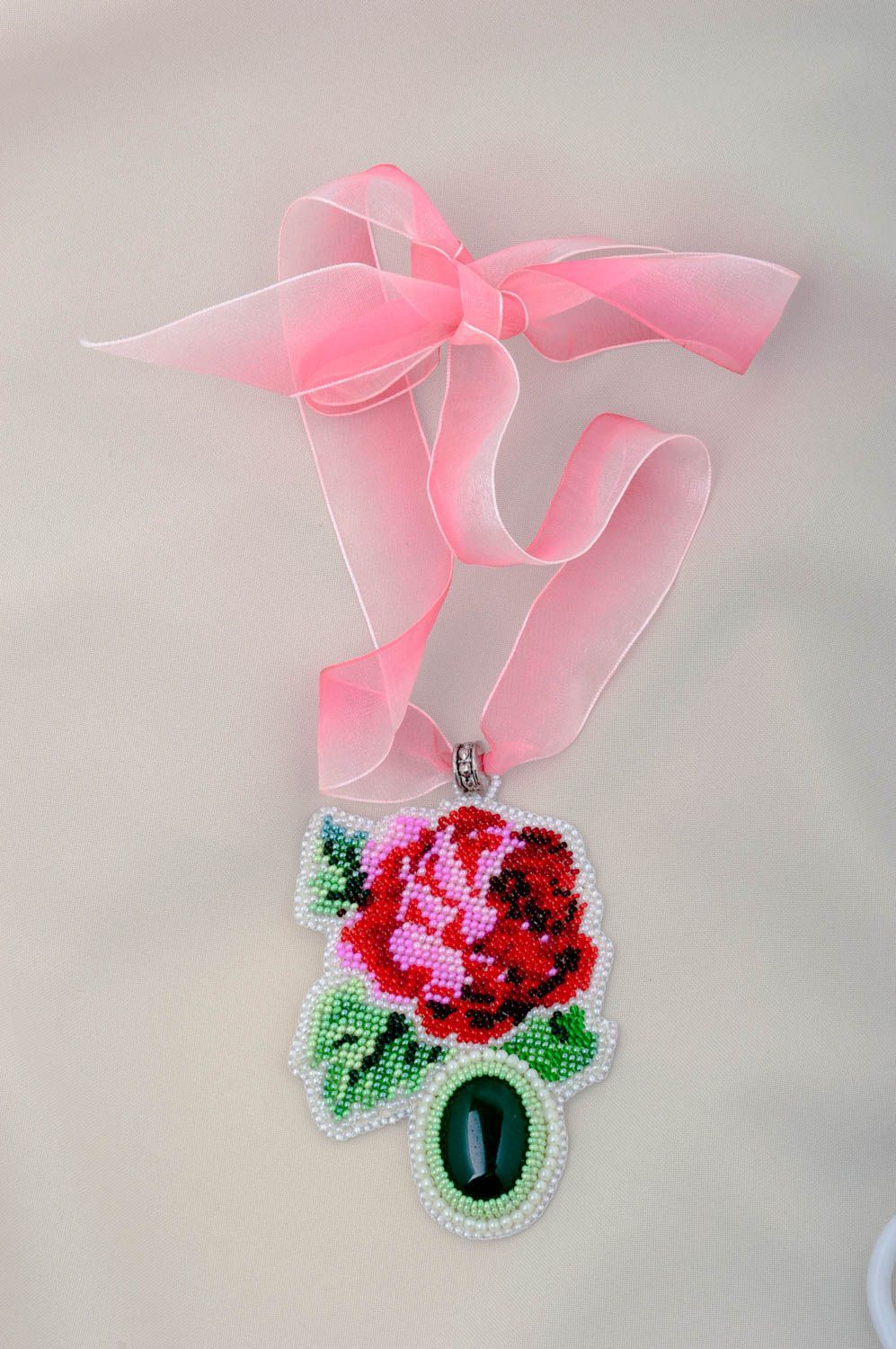 Колье из бисера украшение ручной работы ожерелье из бисера с камнем роза фото 1