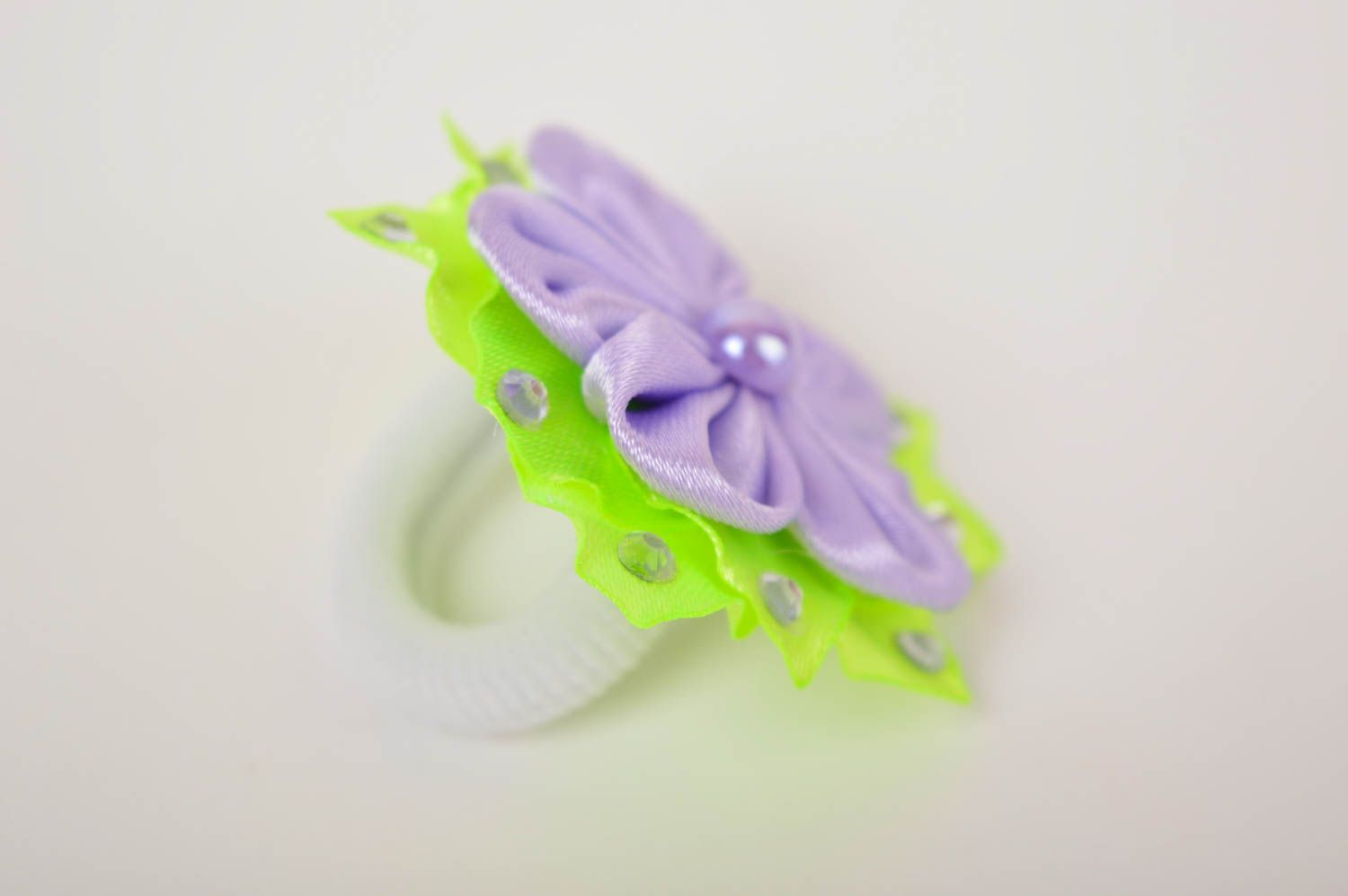 Аксессуар для волос хэндмэйд детская резинка для волос резинка с цветком фиалки фото 4