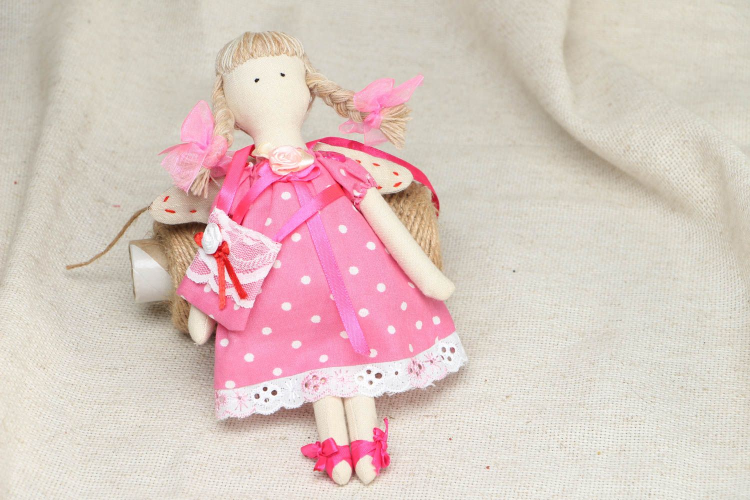 Дизайнерская кукла-ангелочек в розовом сарафане фото 1