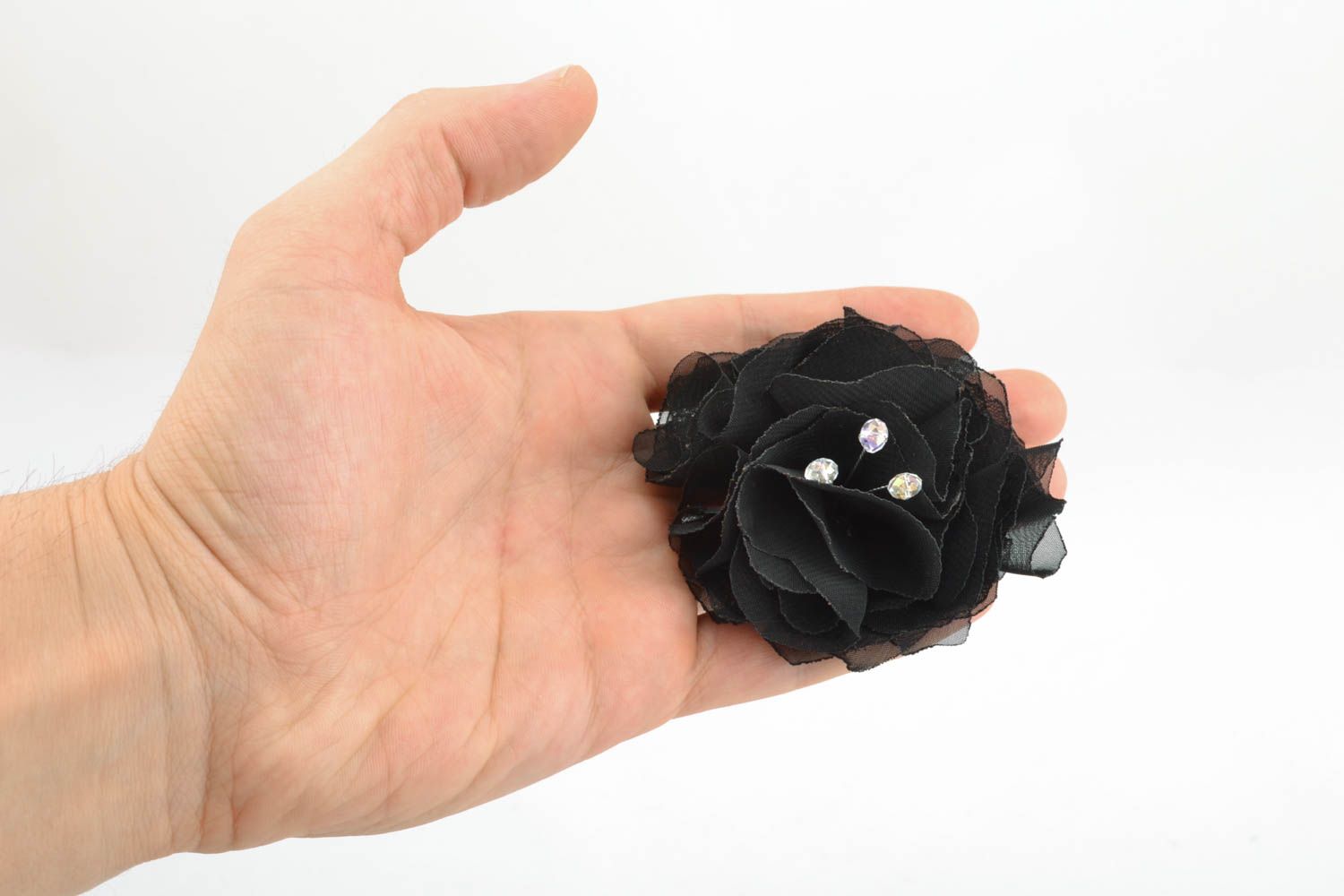 Авторская брошь в виде цветка черная  фото 4
