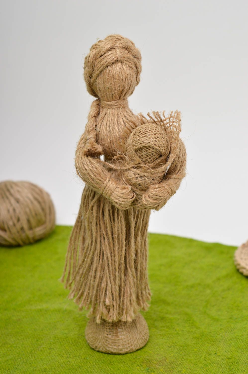 Figurine femme faite main Décoration ficelle avec bébé design Déco maison photo 1